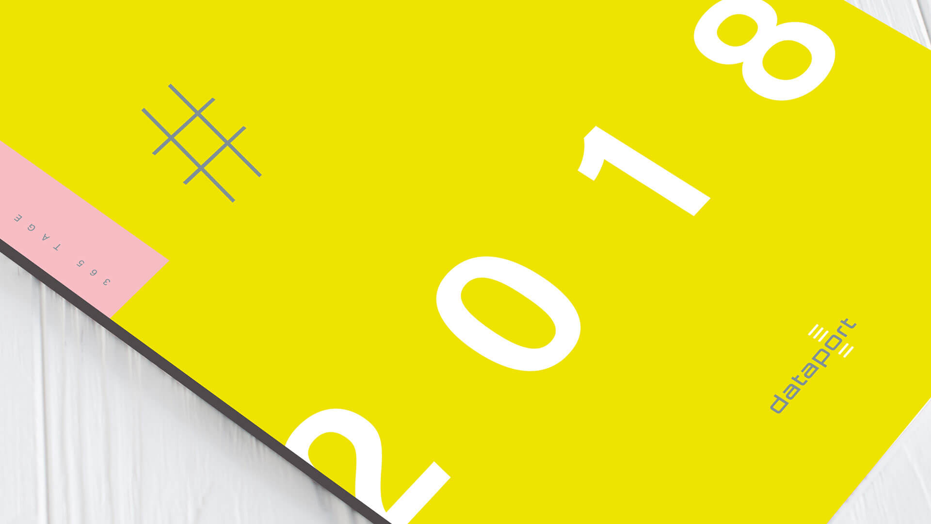 Gelbes Heft mit Jahreszahl von Dataport