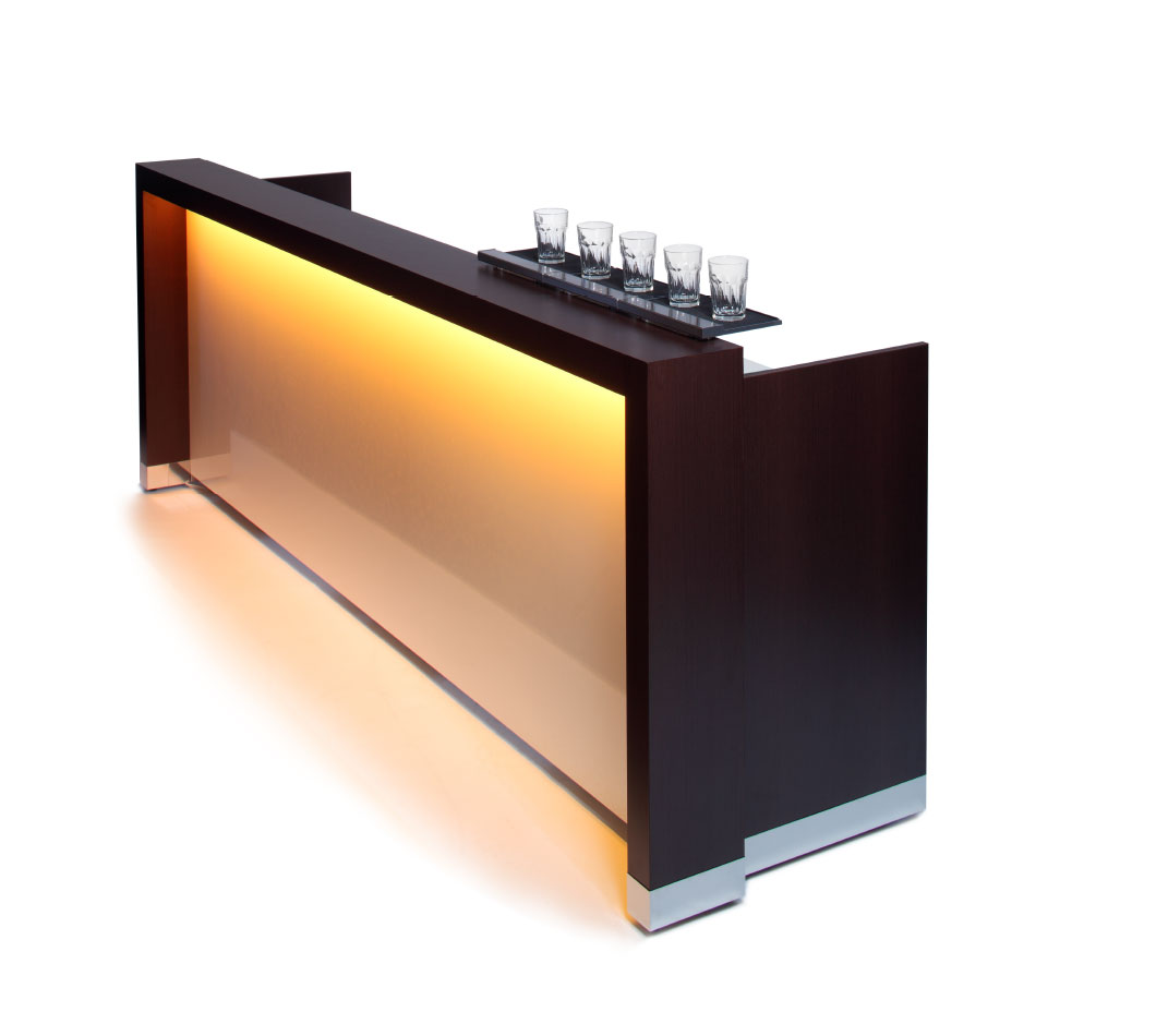 grack-09.jpg Bar mit Beleuchtung