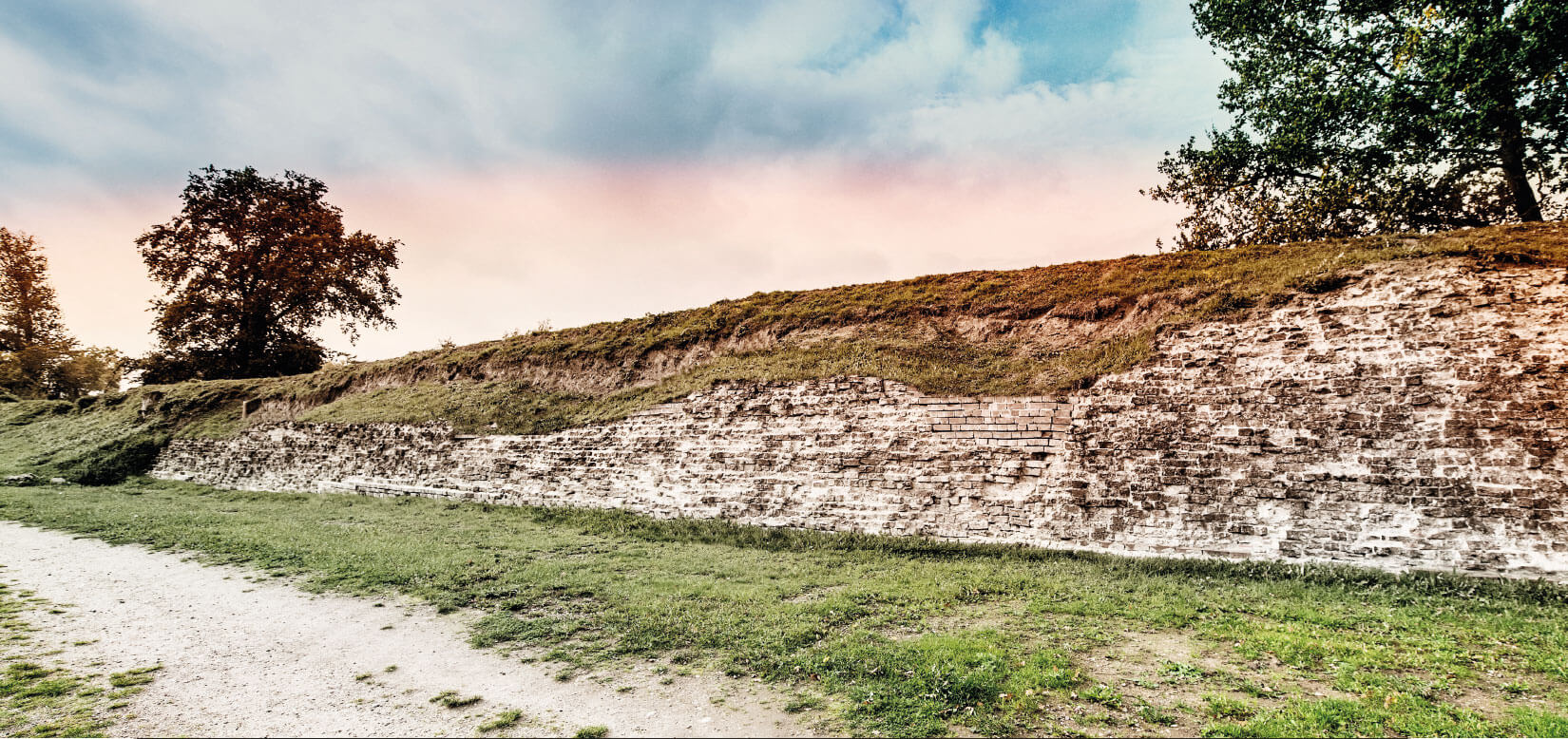 OSFS-17.jpg Altes Mauerwerk von Haithabu