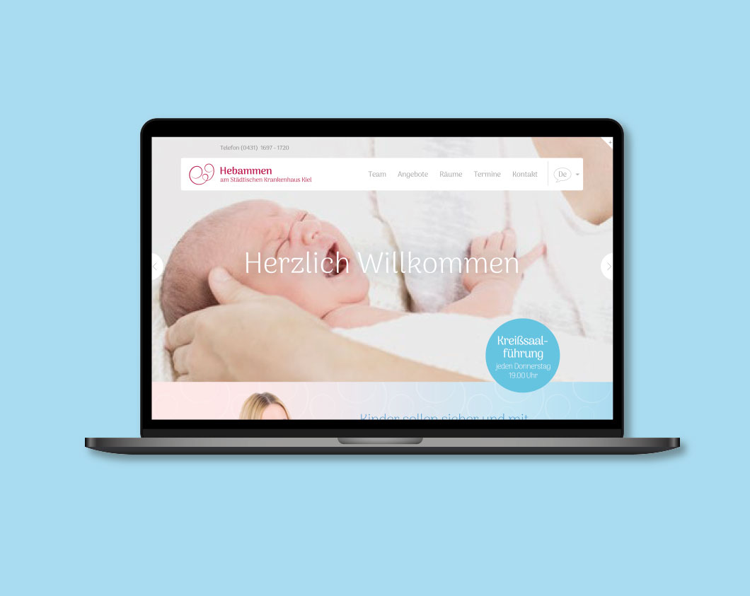 hebammenteam-kiel-02.jpg Neugeborenes Kind im Arm