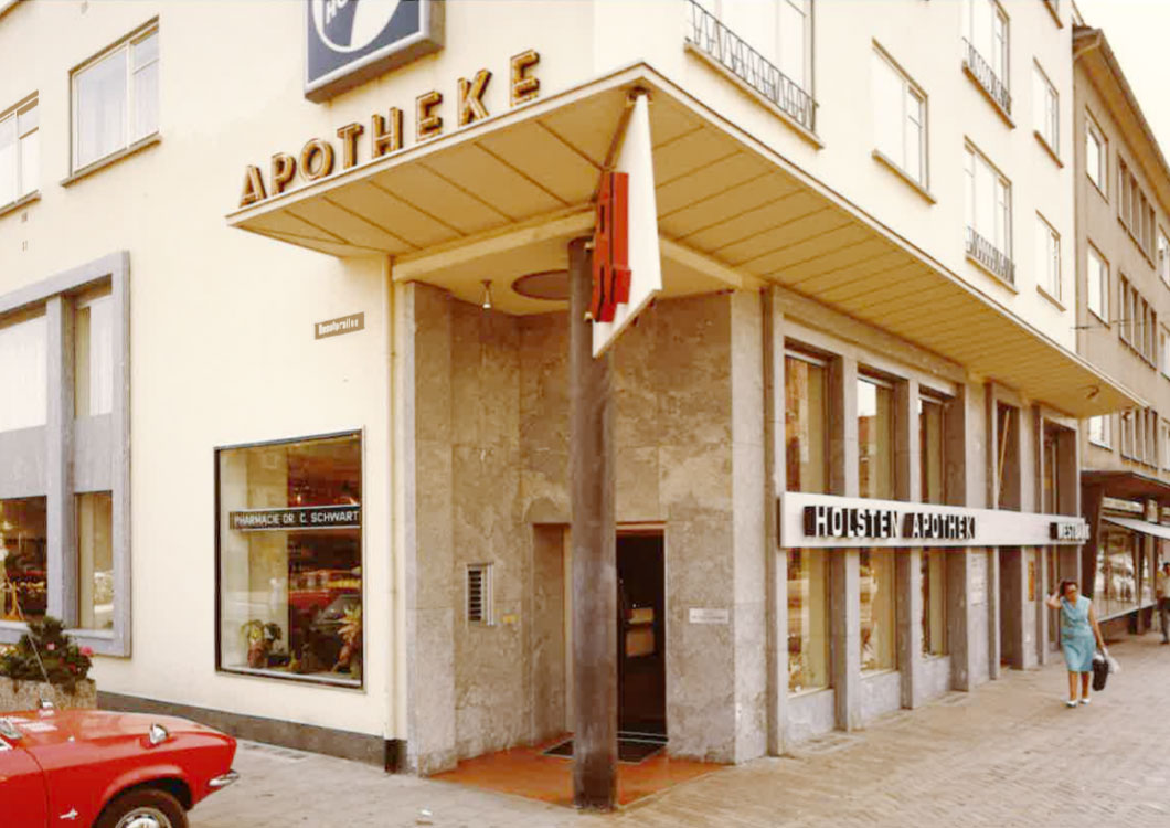 holstenhaus-04.jpg Retro Fotografie von der Holstenhaus Apotheke