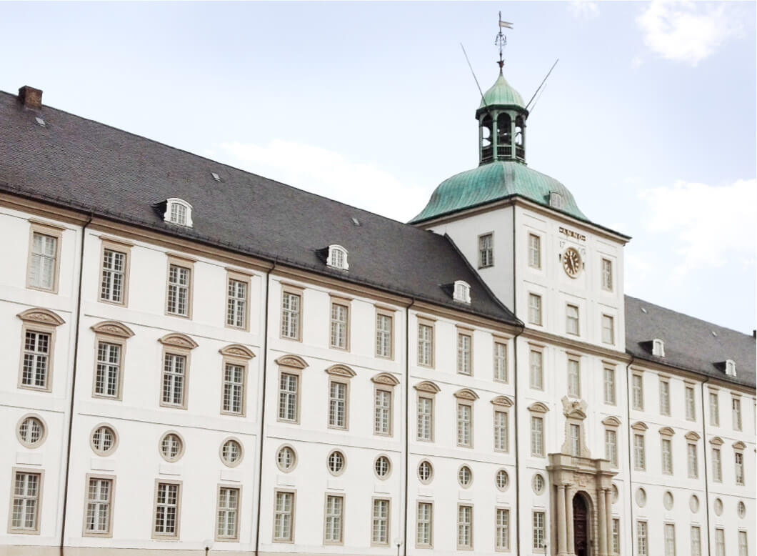 landesmuseen-sh-06.jpg Vorderseite des Schloss Gottorfs