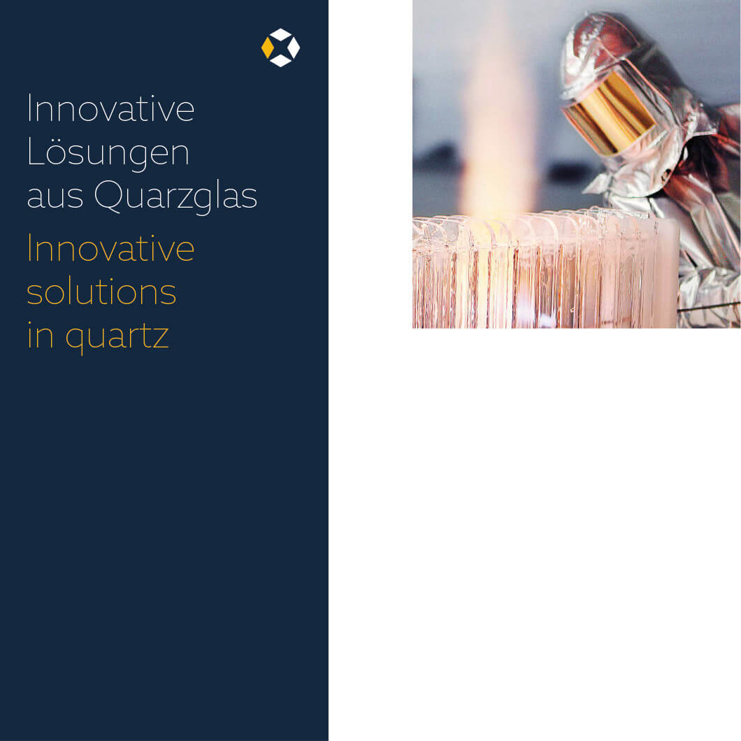 Person im silbernen Schutzanzug bei der Arbeit