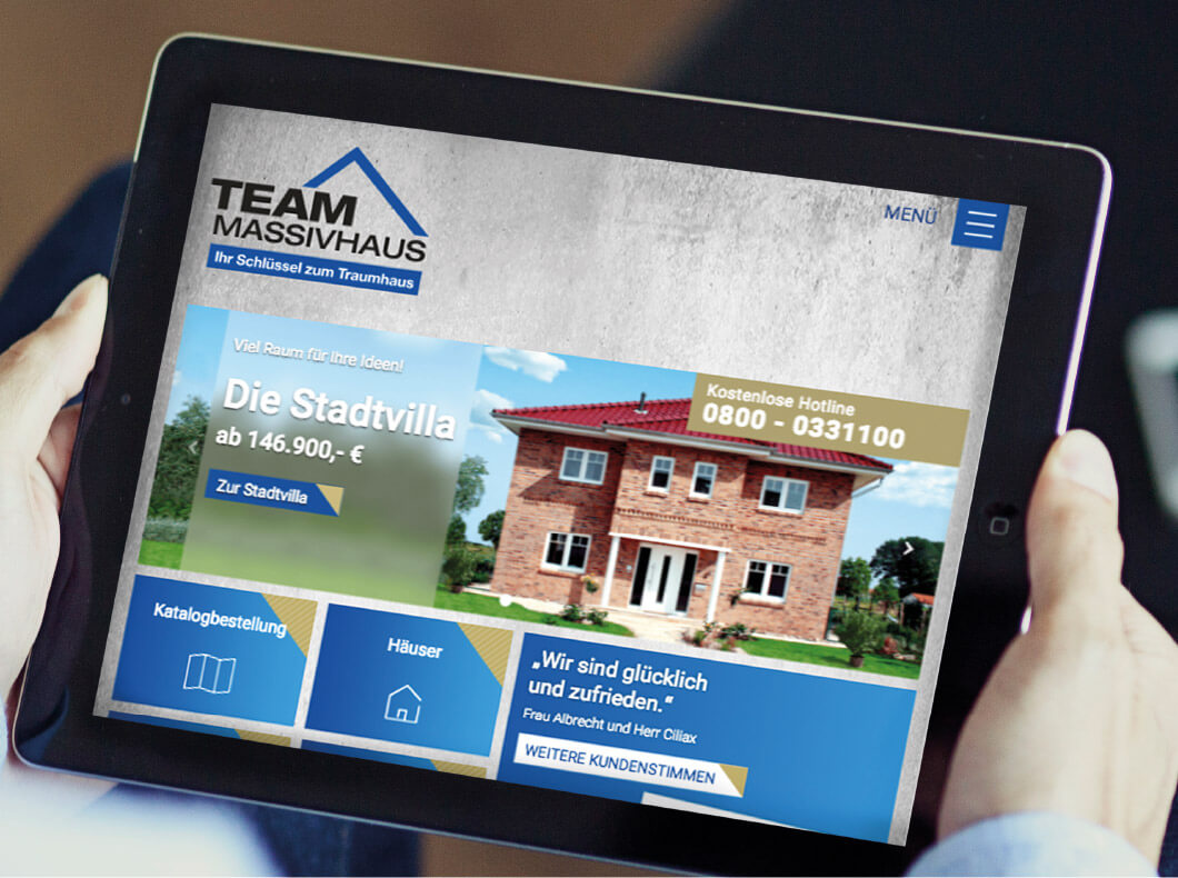 Neubauhaus von Massivhaus mit Garten