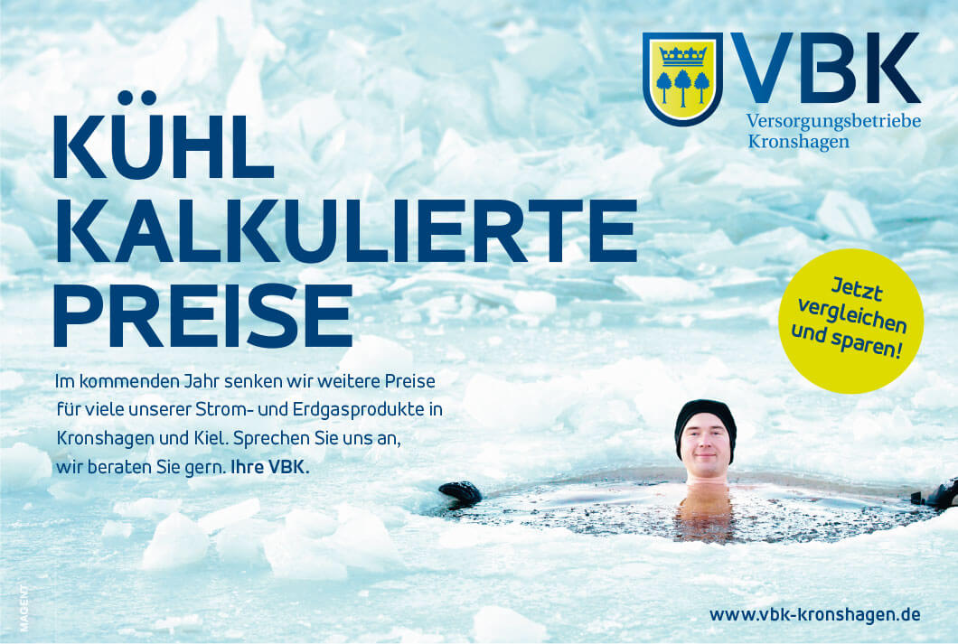 Mann badet in Wasser