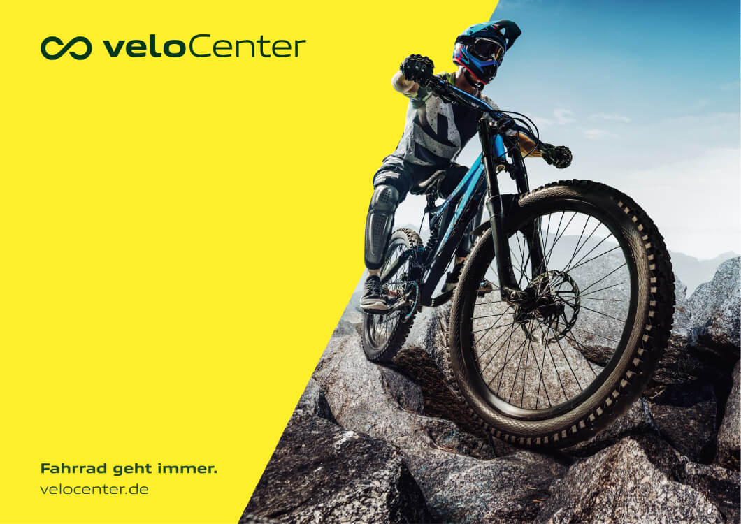 Mann auf Motorcross Bike