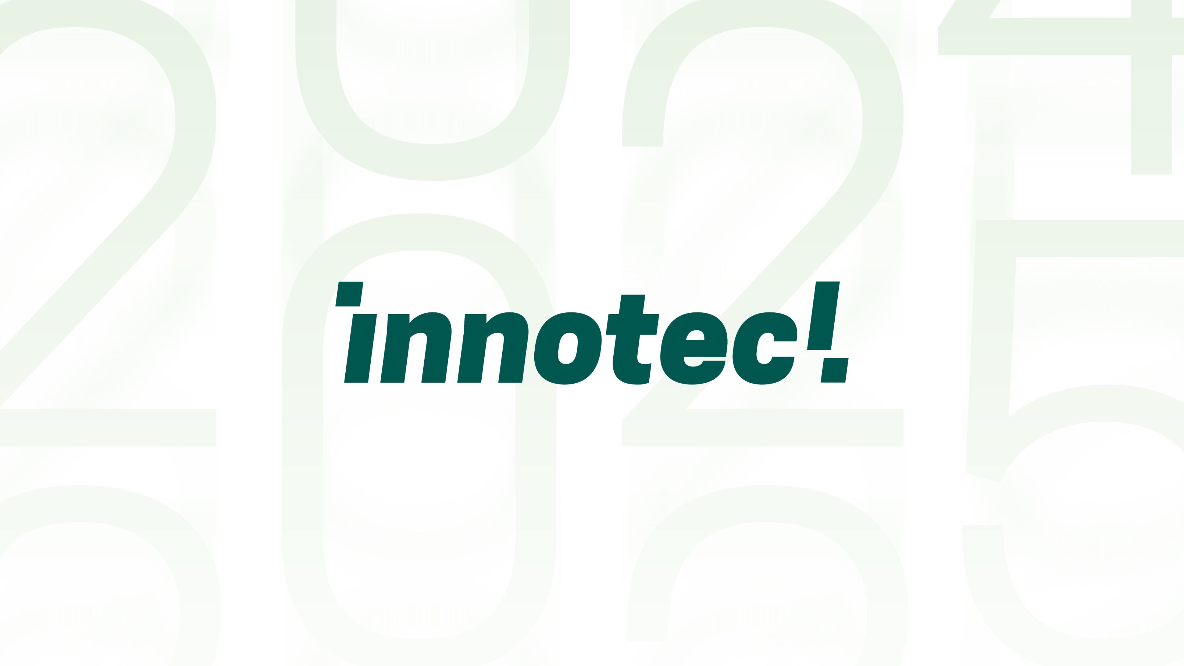 Rechteckiger Zuschnitt des innotec!-Logo auf hellem Hintergrund und großen Jahreszahlen  
