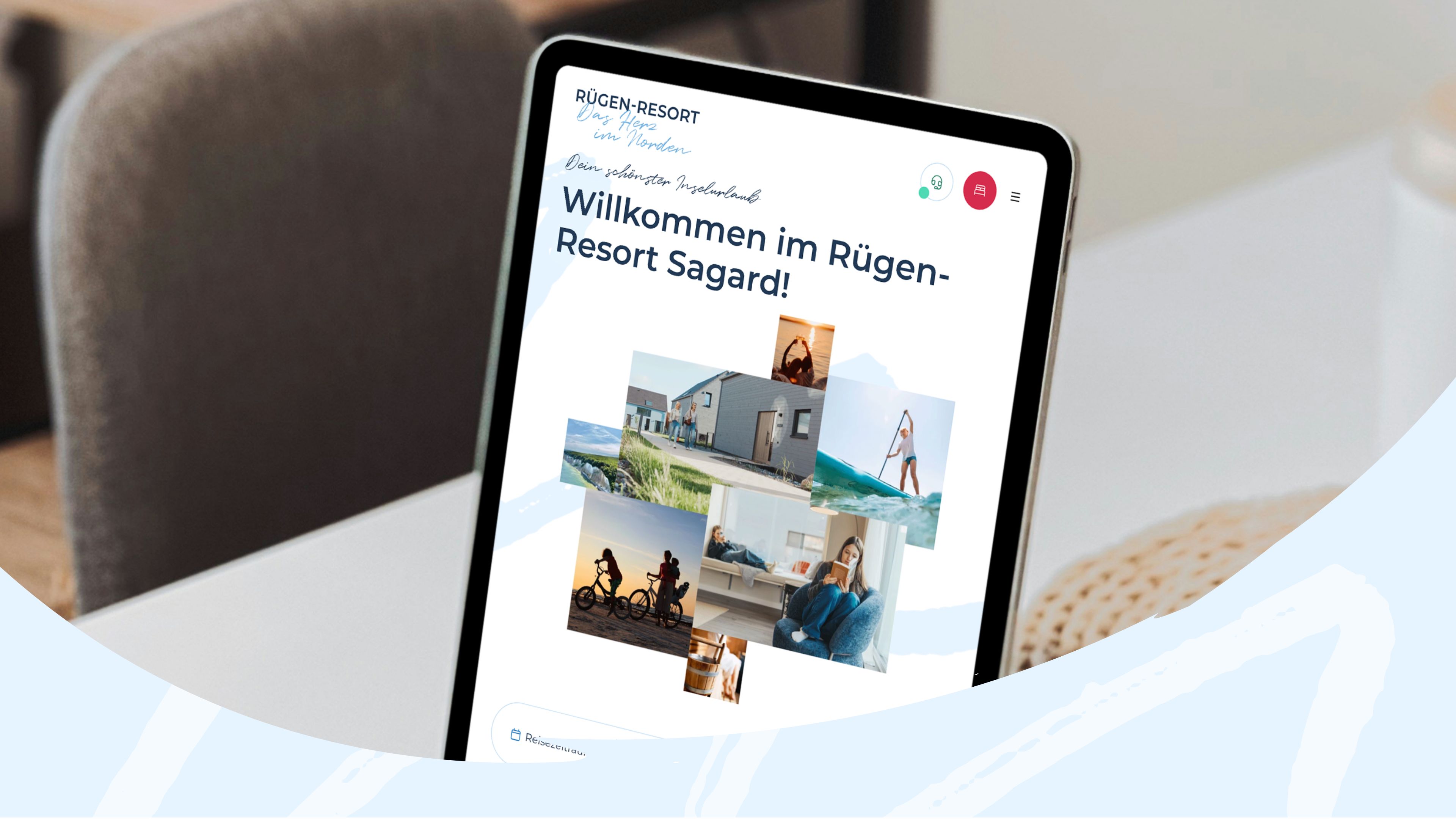 Ein Ipad auf einem Tisch, geöffnet ist die Internetseite von Rügen Resort Sagard