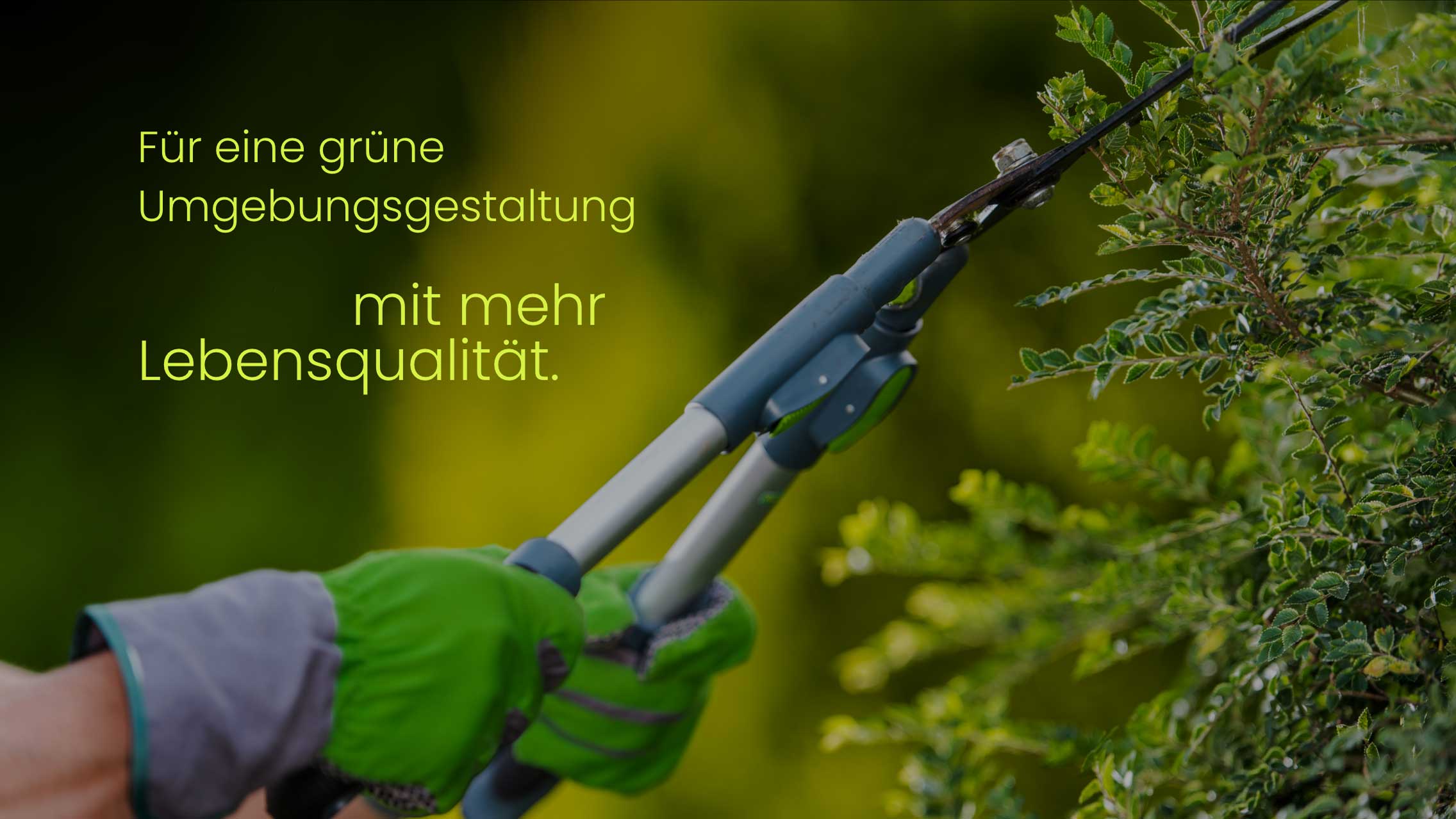 h2_wisi_teaser_01.jpg Eine Heckenschere mit der gerade ein Busch beschnitten wird und der Schriftzug Für eine Umgebungsgestaltung mit mehr Lebensqualität