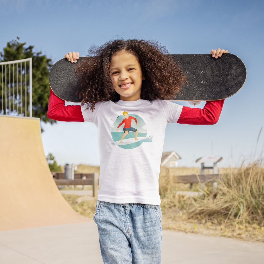 Mädchen mit Skateboard