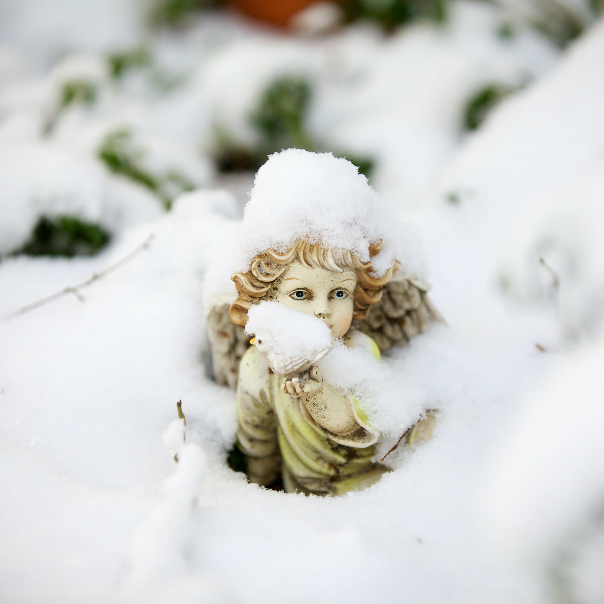 hochzwei_mabe_teaser_07.jpg Eingeschneiter Porzelan Engel