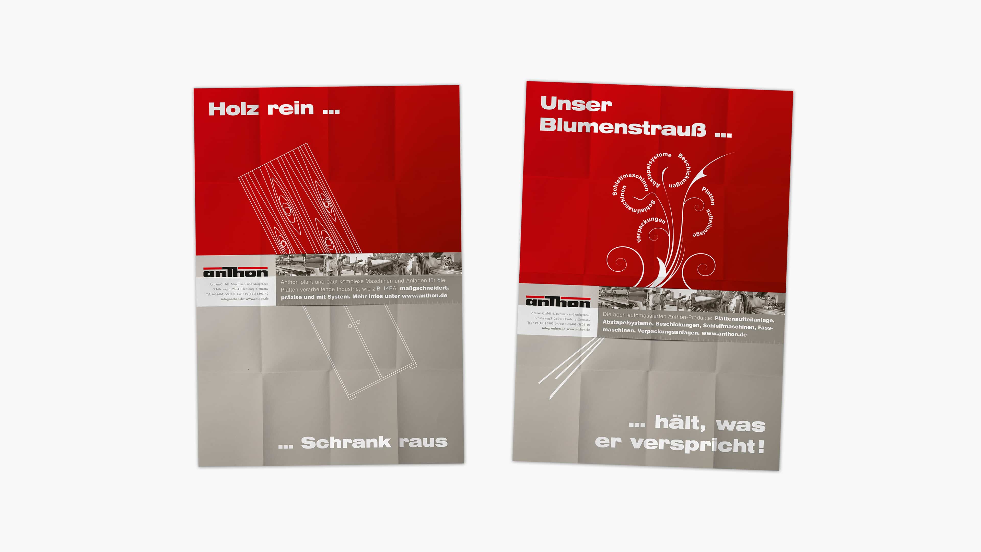 Zwei rot-beige Broschüren mit dem Titel Holz rein...Schrank raus bzw. Unser Blumenstrauß...hält was er verspricht