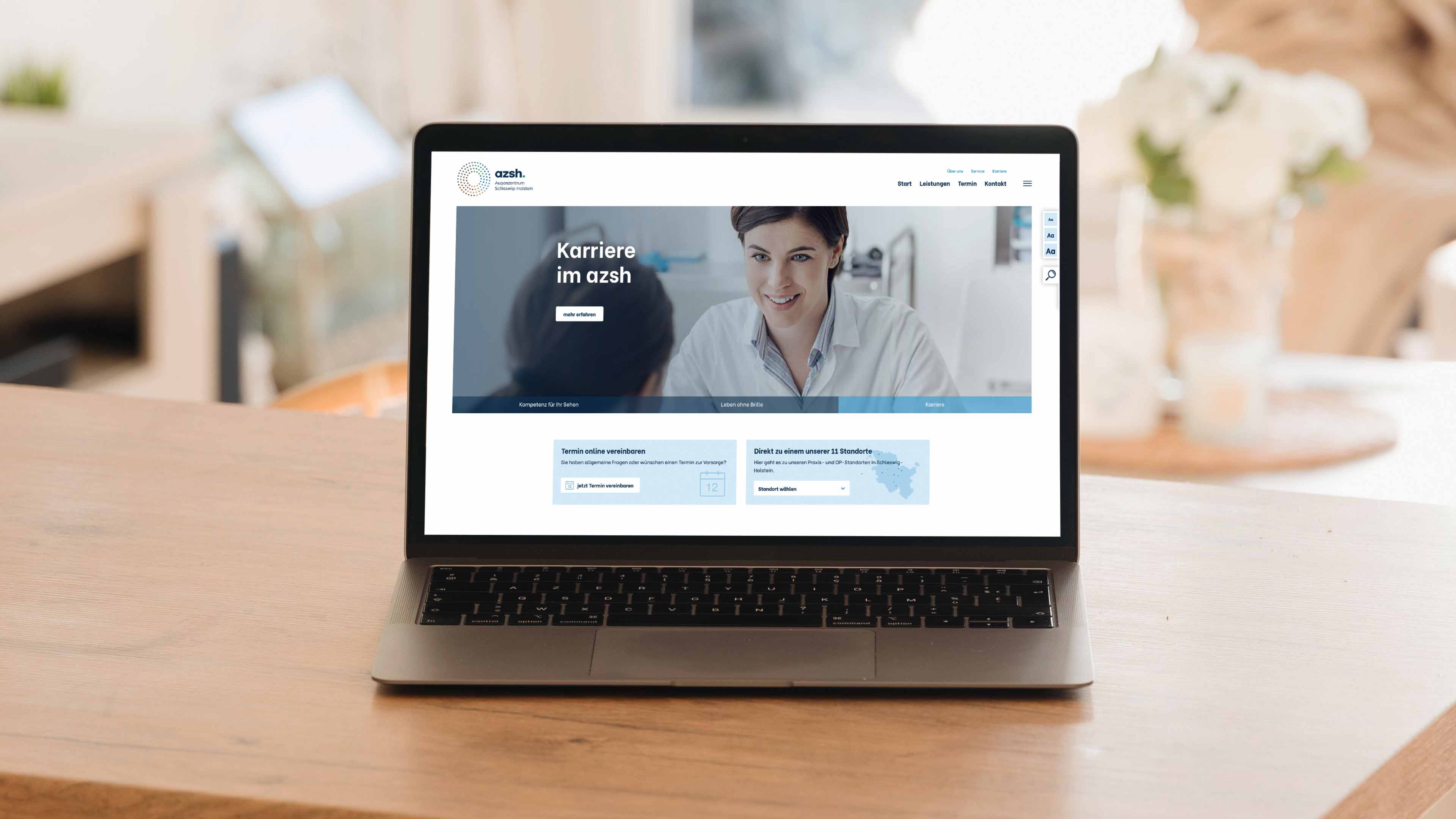 hochzwei_azsh_slider_02.jpg AZSH Homepage geöffnet auf einem Macbook