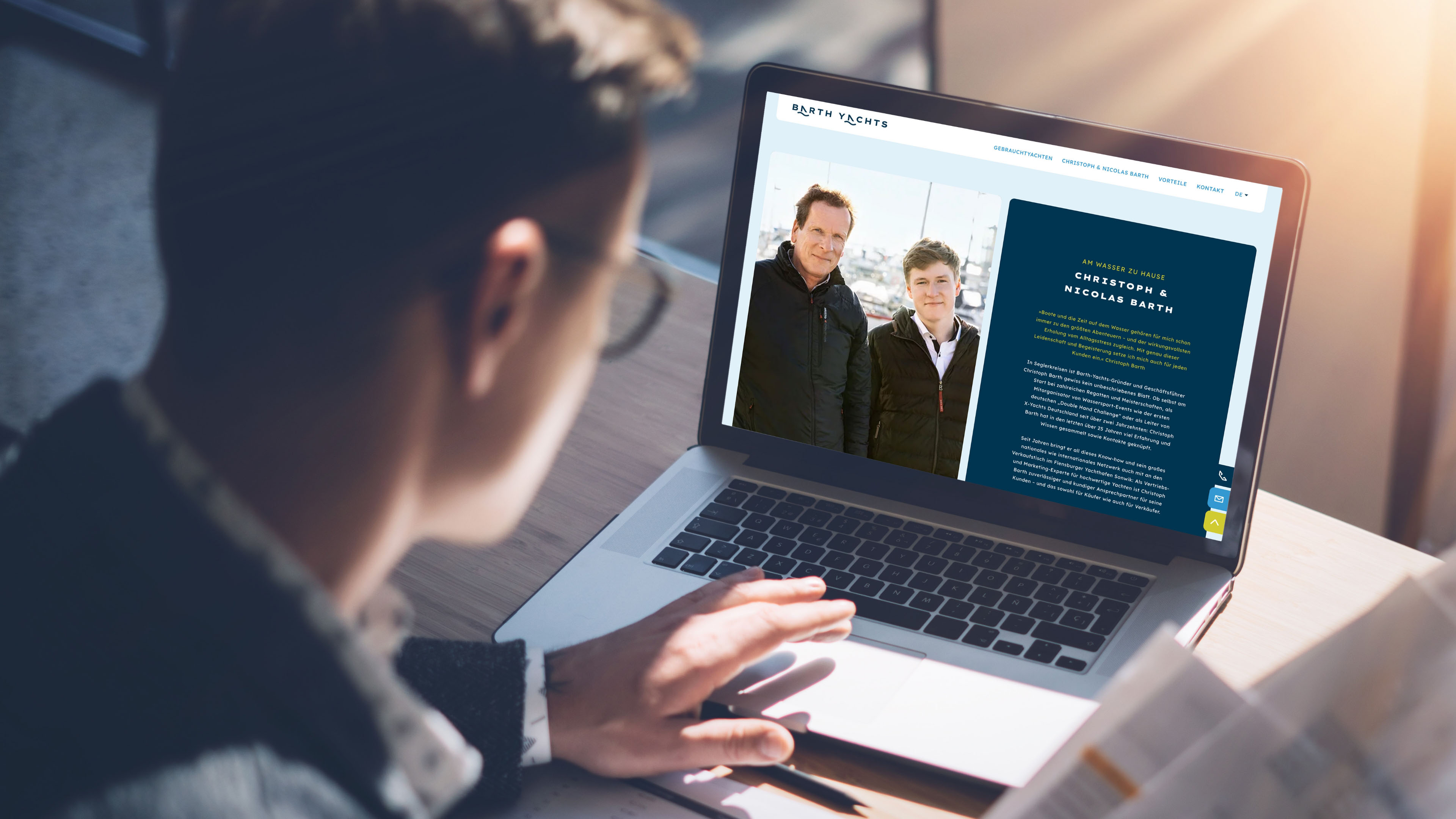 hochzwei_barth_yachts_slider_02.jpg Ein Mann surft auf der Barth Yacht Homepage