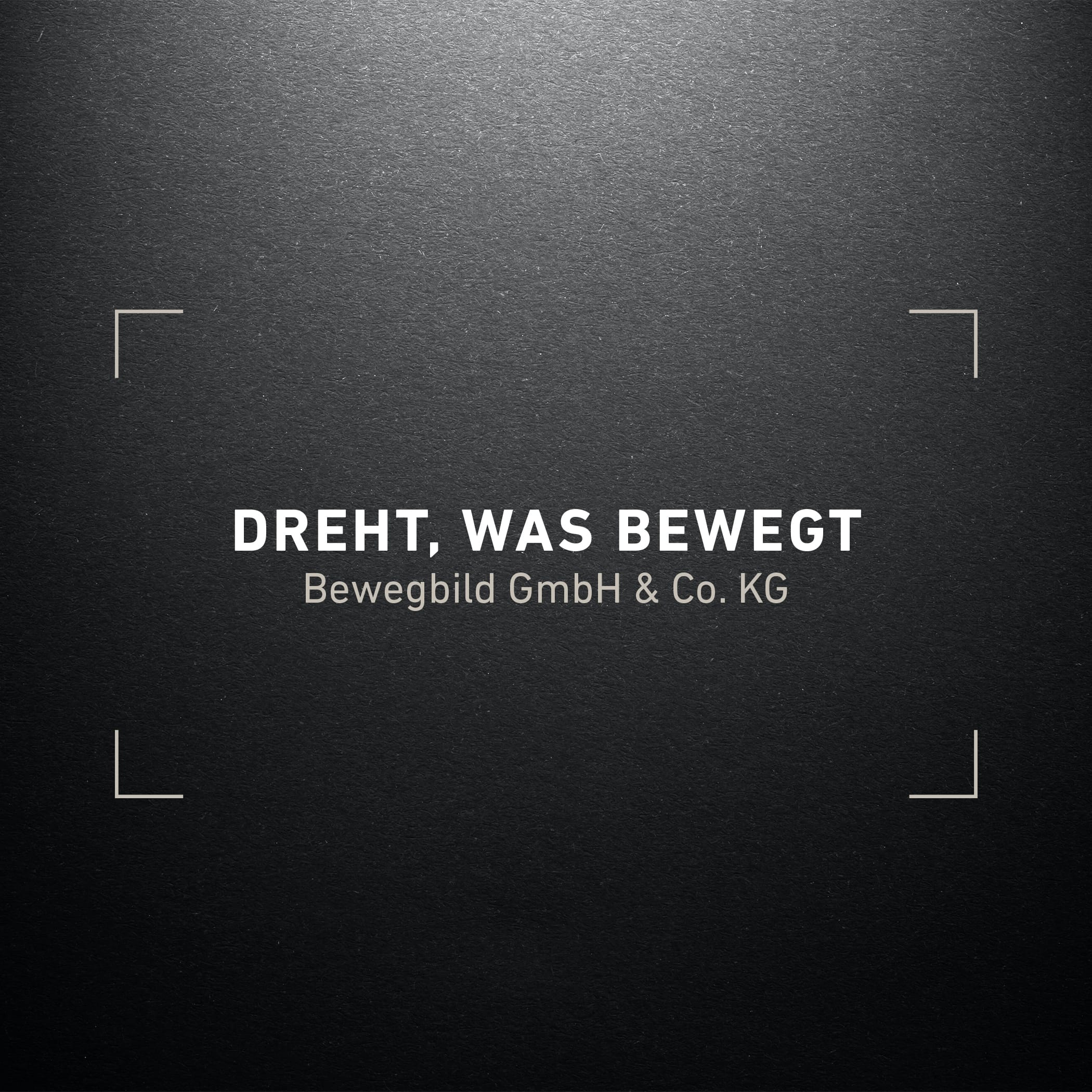 hochzwei_bb_teaser_01.jpg Schriftzug Dreht, was bewegt auf schwarzem Grund