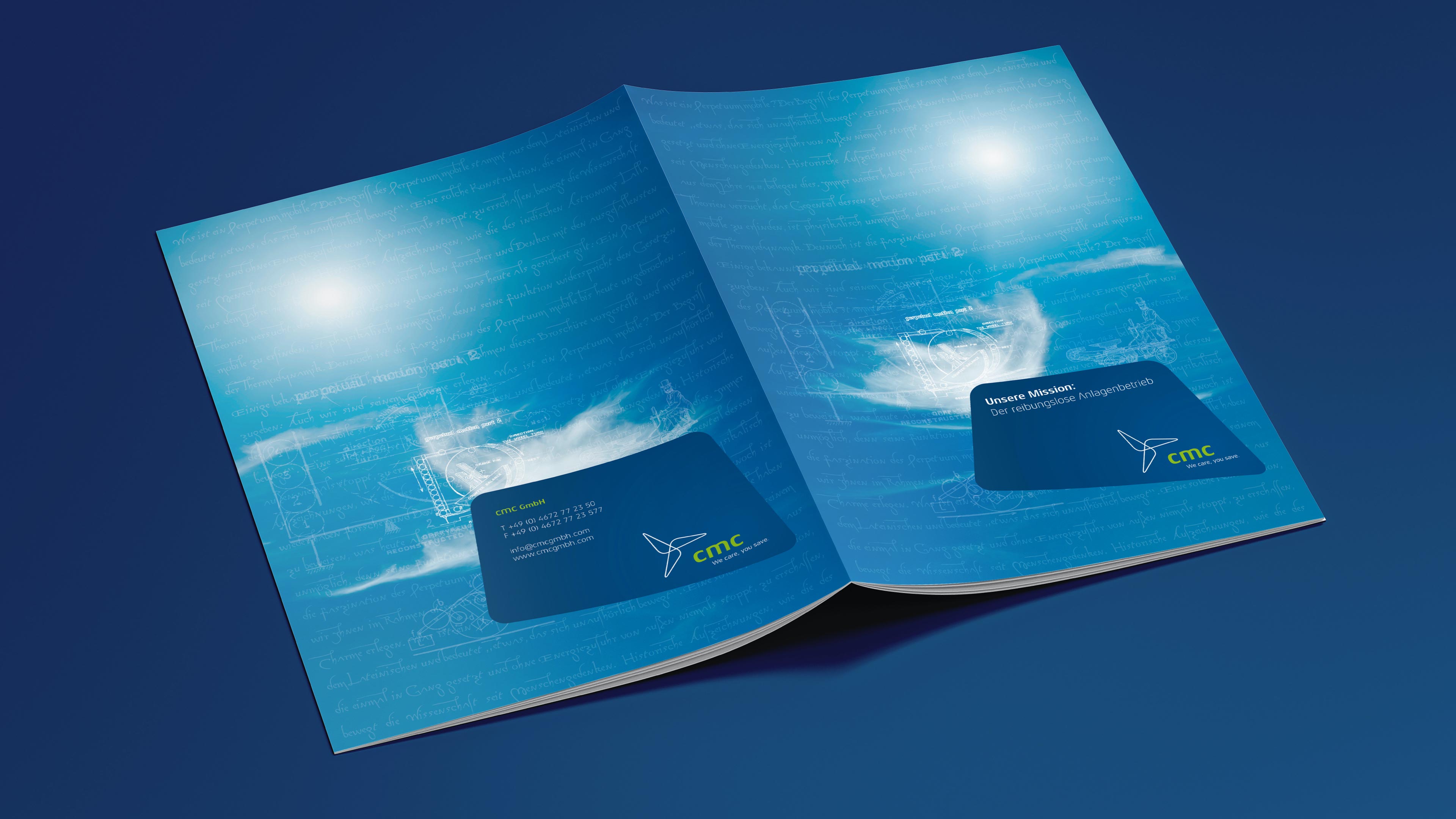 hochzwei_cmc_slider_01.jpg Vorder- und Rückseite des blauen Magazins für cmc