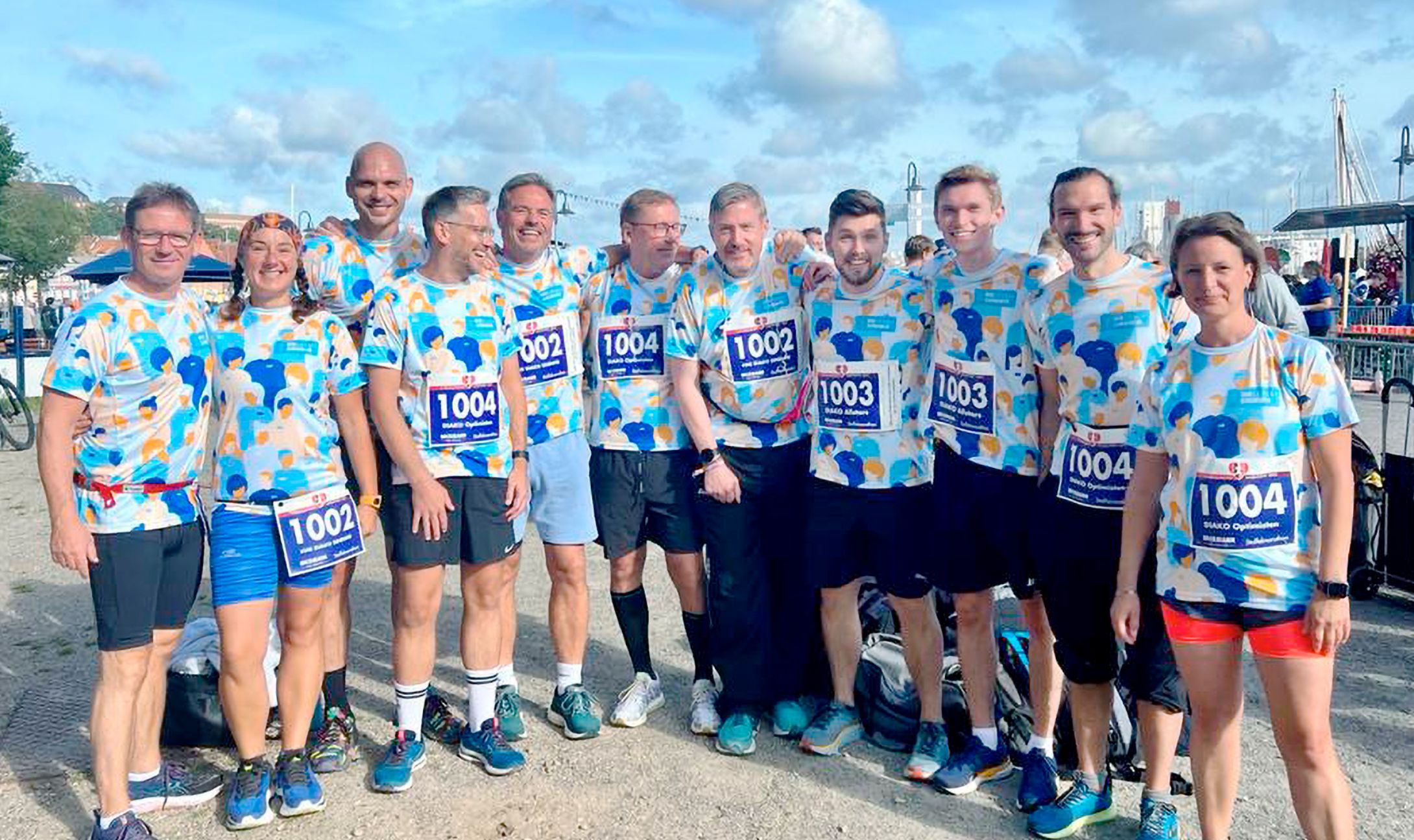 h2_diako_recruiting_teaser_07.jpg Gruppenbild von Diako Mitarbeitern