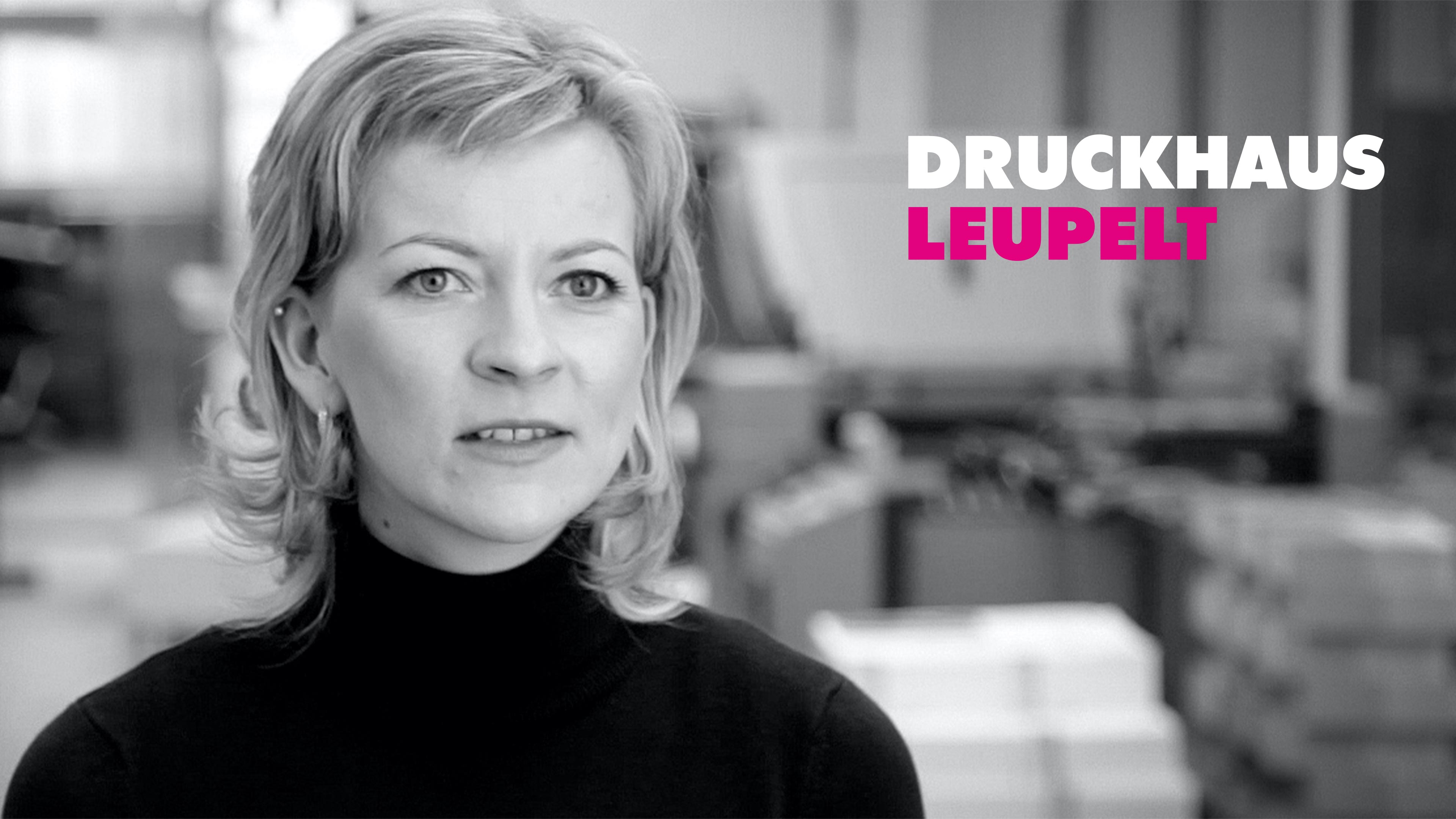 Mitarbeiterin Franziska mit Leupelt Logo