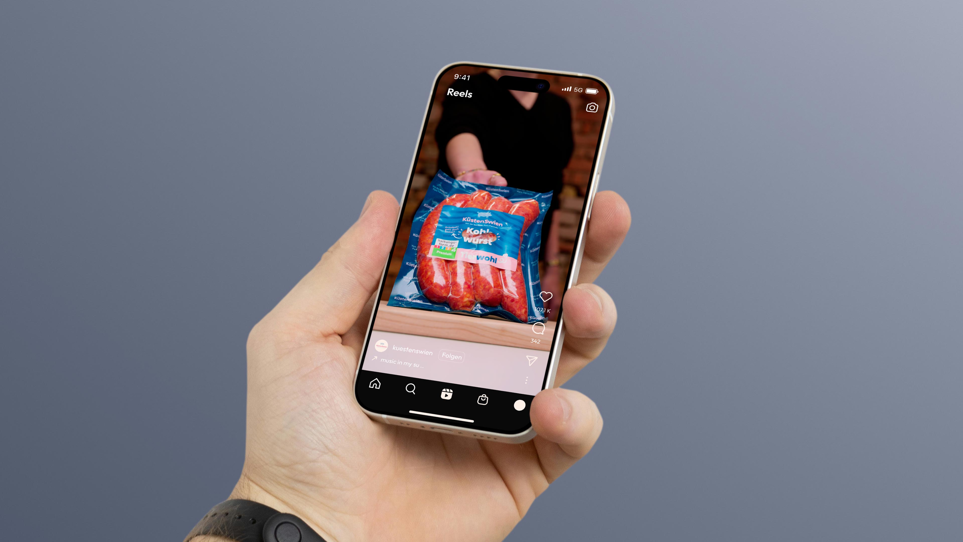 h2_SoMe_Videos_Slider_02.jpg Eine Anzeige über Wurst auf einem Smartphone