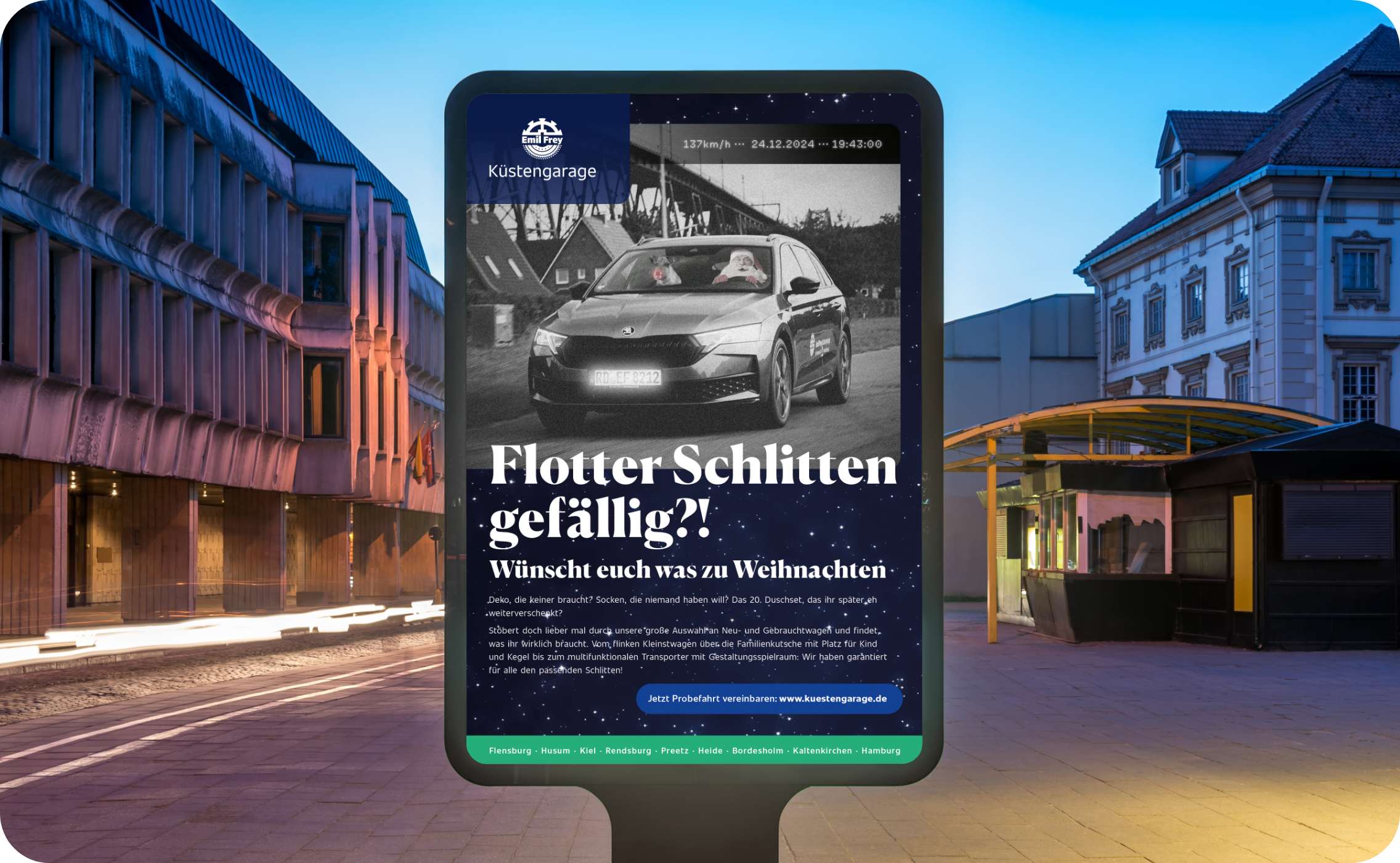 Die Emil Frey Website auf einer Anzeigetafel