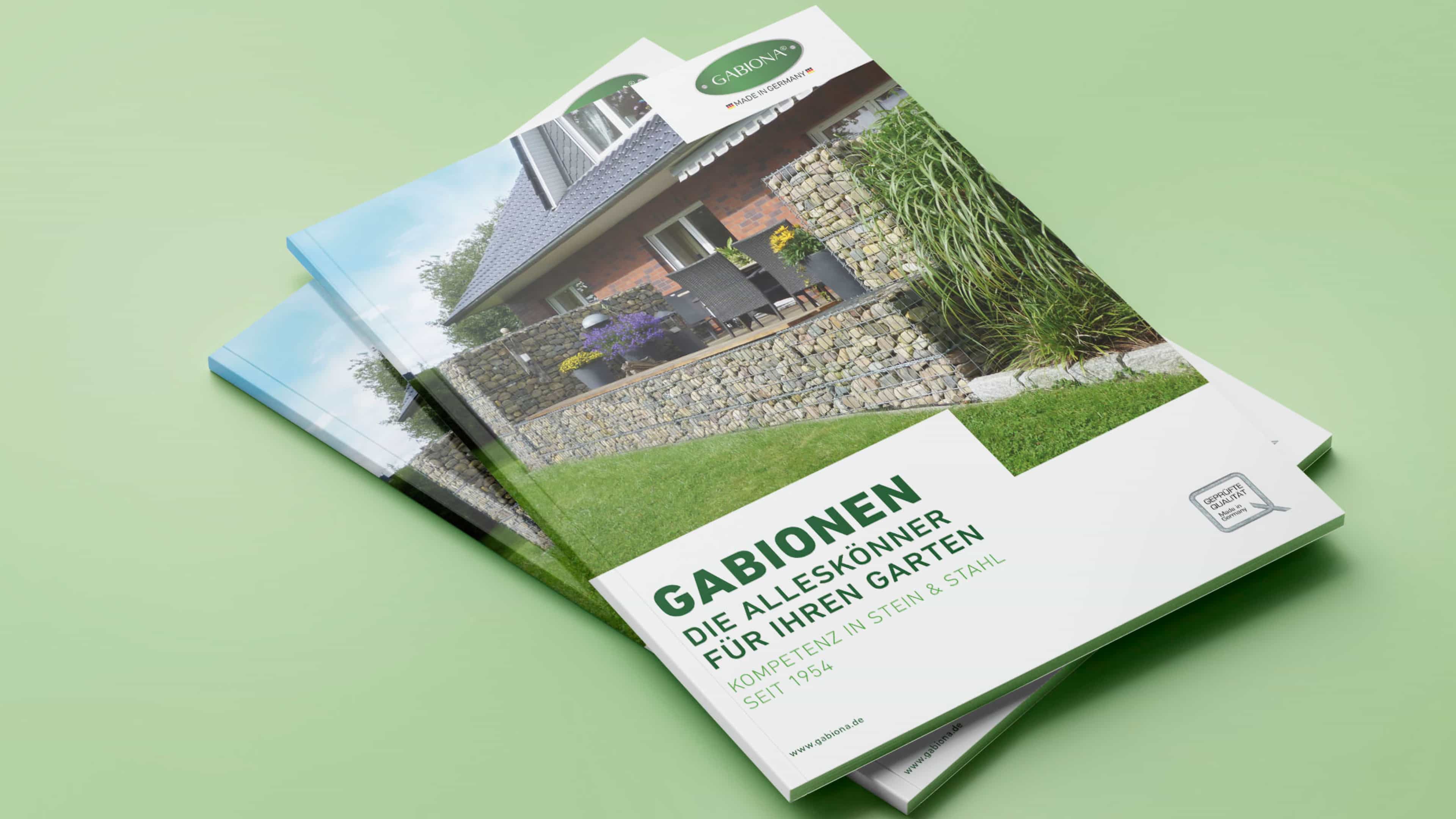 Zwei gestapelte Gabiona Magazine