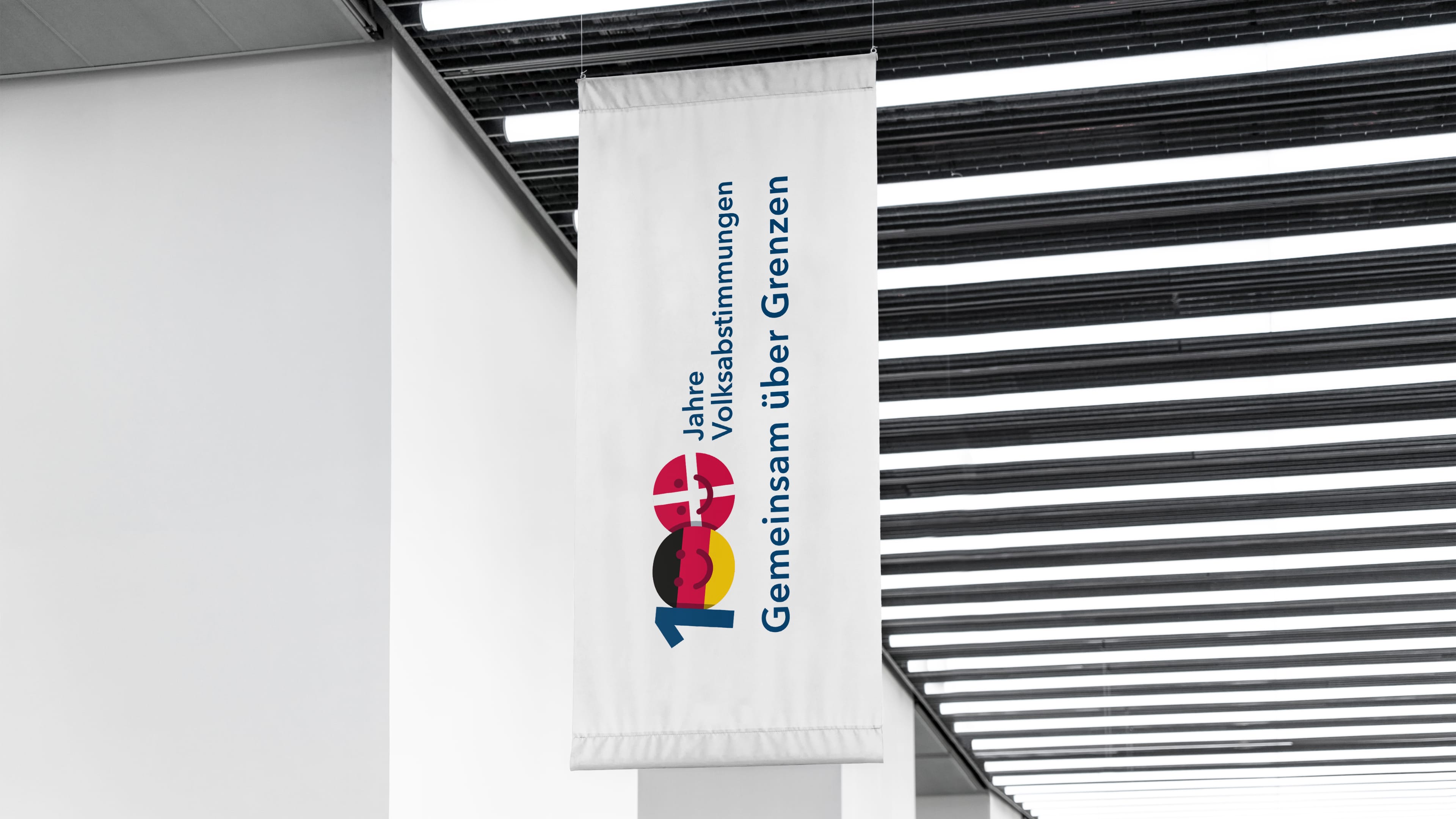 Eine weiße Flagge zur hundertjährigen Volksabstimmung