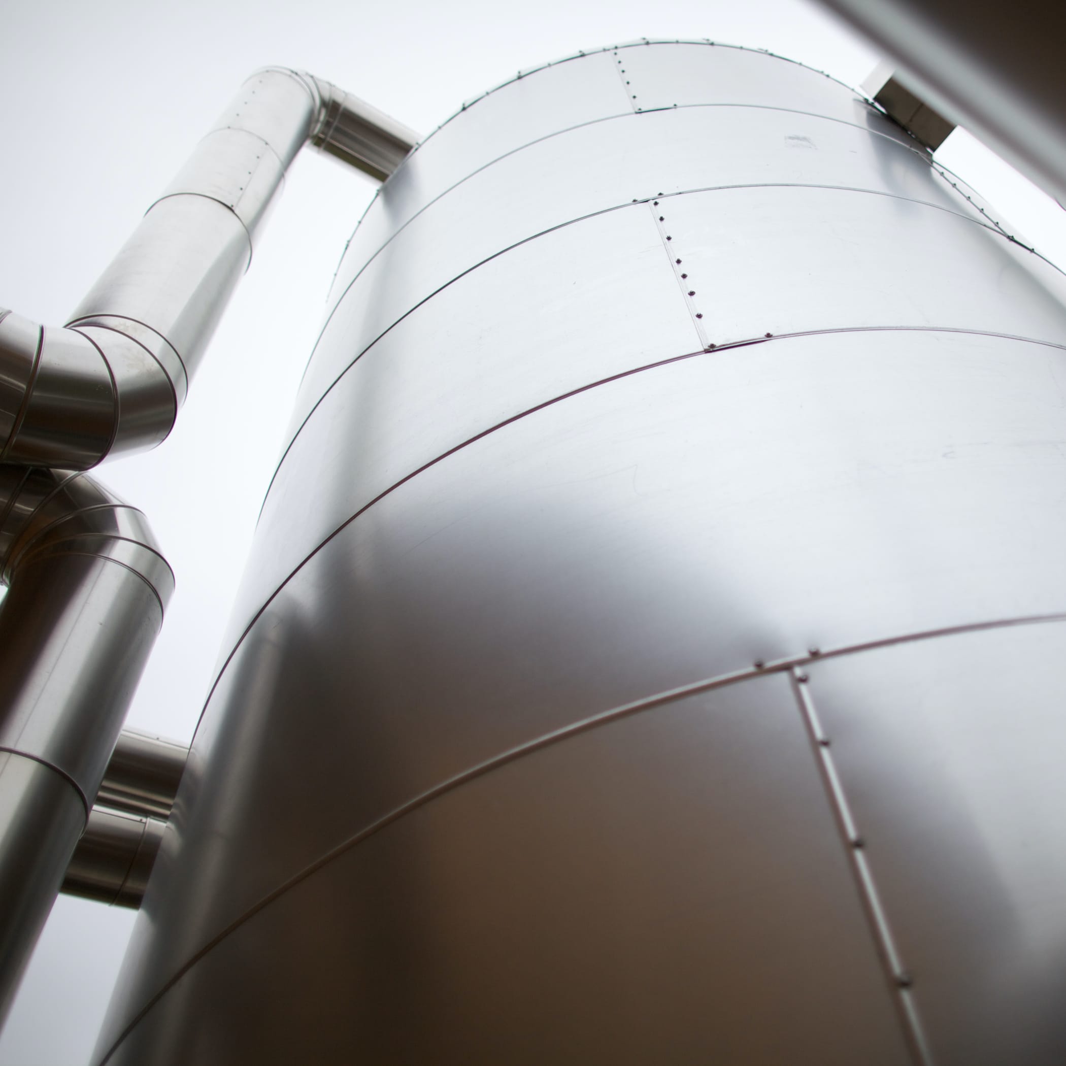 hochzwei_gobu_teaser_07.jpg Aufnahme eines metallischen Behälters