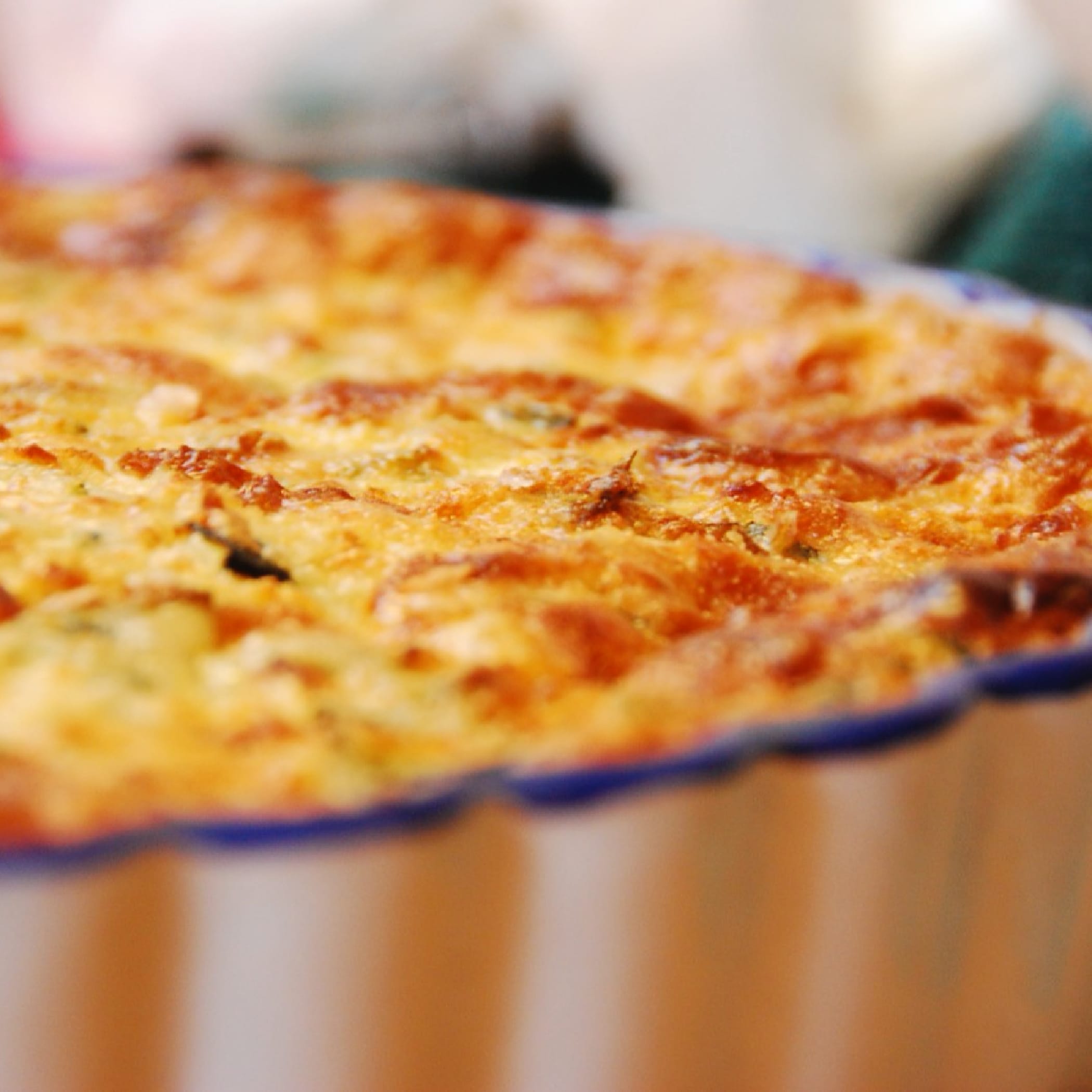 hochzwei_hpo_teaser_07.jpg Nahaufnahme einer Tarte in einer Backform