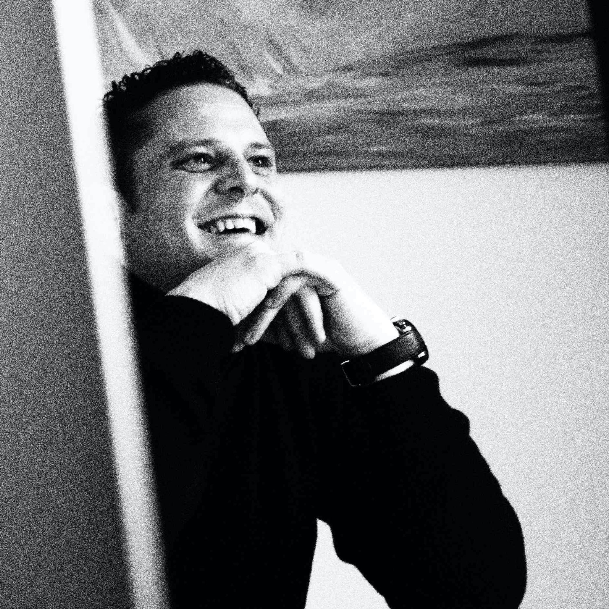 hochzwei_h2_teaser_05.jpg Porträtaufnahme in schwarz weiß von Timo Klass