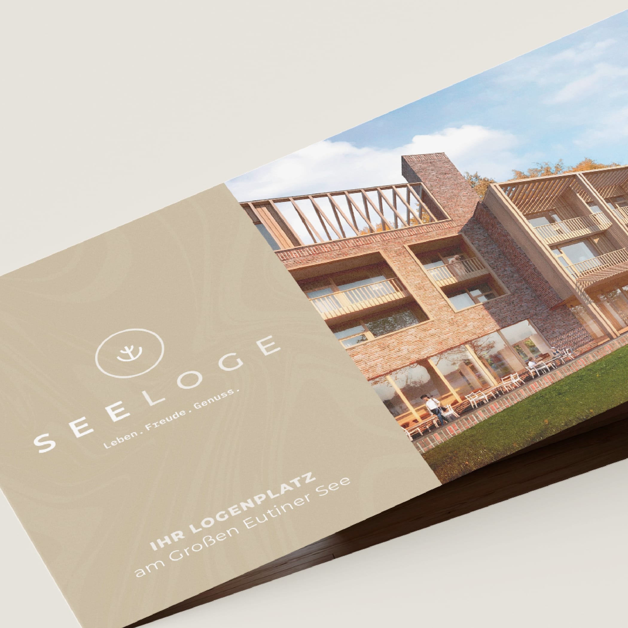 hochzwei_seeloge_teaser_06.jpg Flyer des Seelogen Hotels am Eutiner See