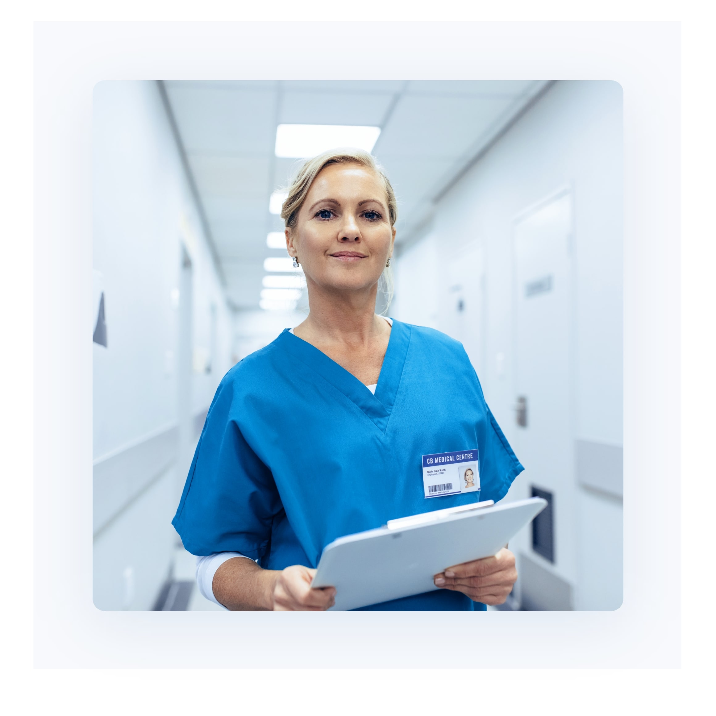 hochzwei_imla_teaser_01.jpg Eine blonde Krankenschwester lächelt in die Kamera