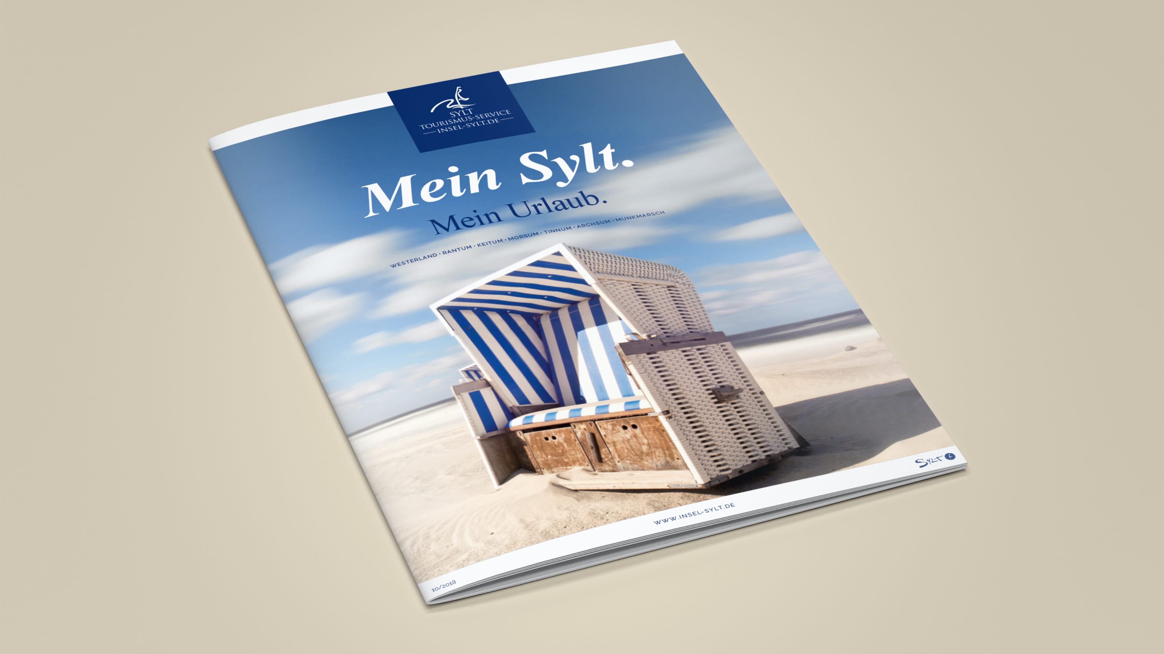 Cover mit einem Strandkorb des Sylt Tourismus Magazins