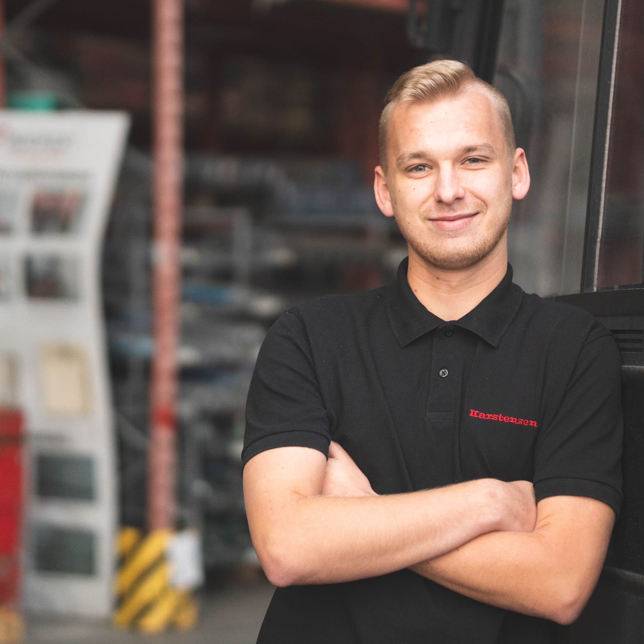 hochzwei_akar_teaser_07.jpg Mitarbeiter des Karstensen Baufachmarkt