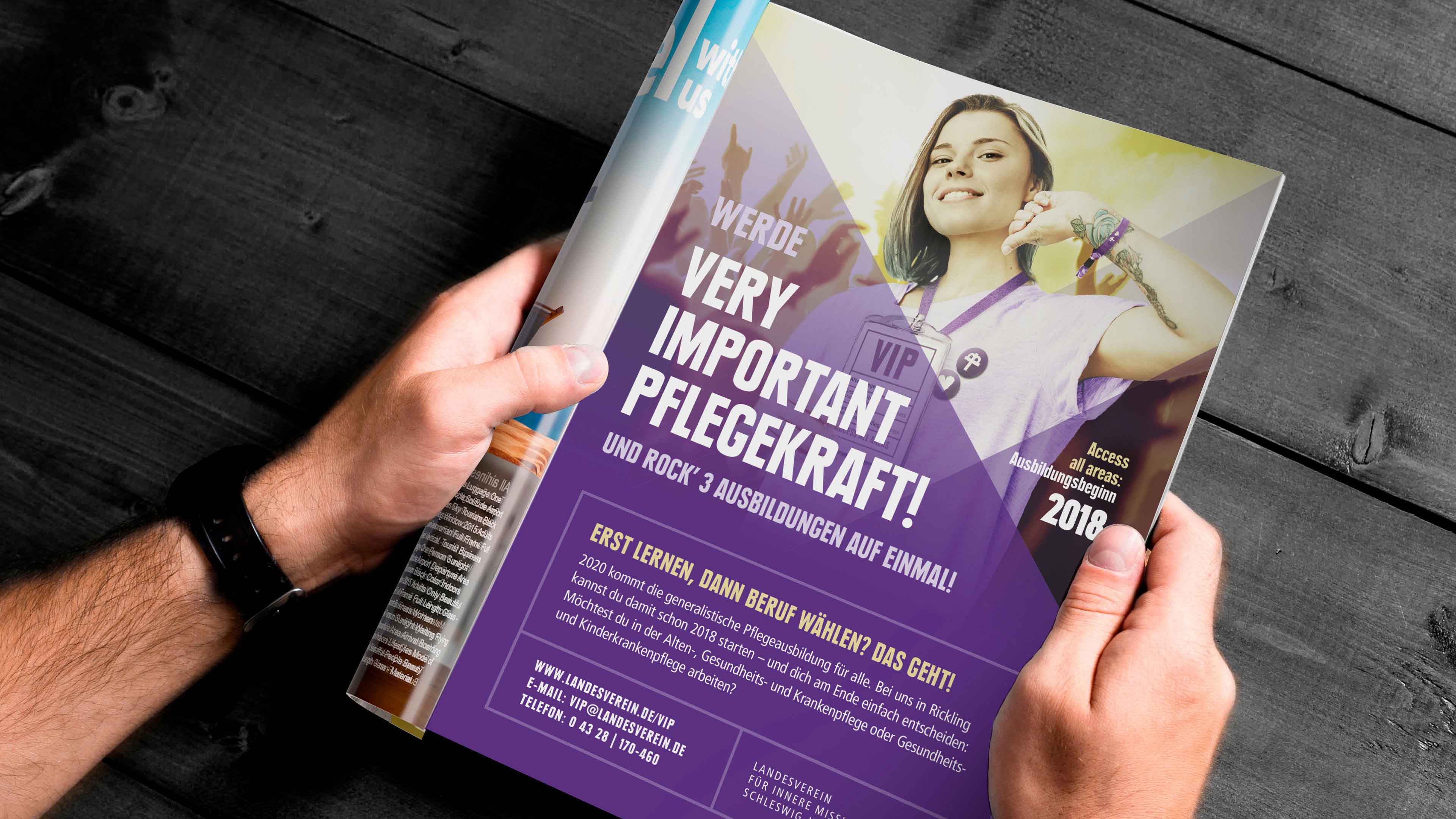 hochzwei_lvimsh_slider_01.jpg Ein Mann liest das Magazin von Mission für Innere Mission