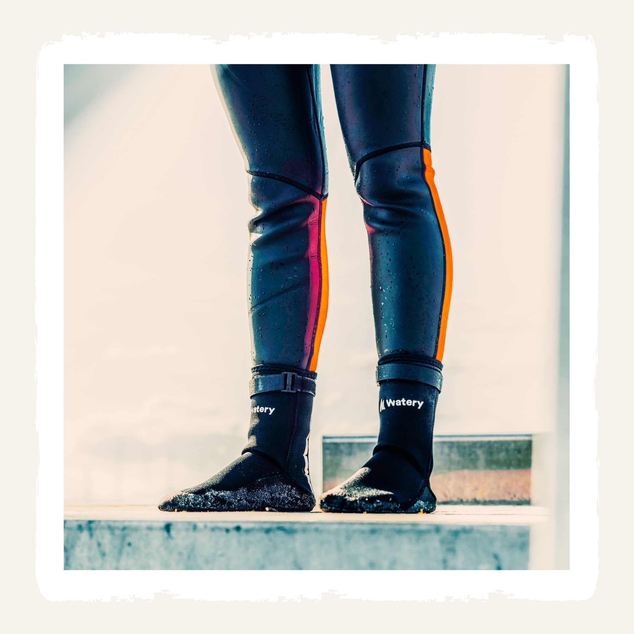 Unterschenkel von Beinen in einem Neopren Anzug