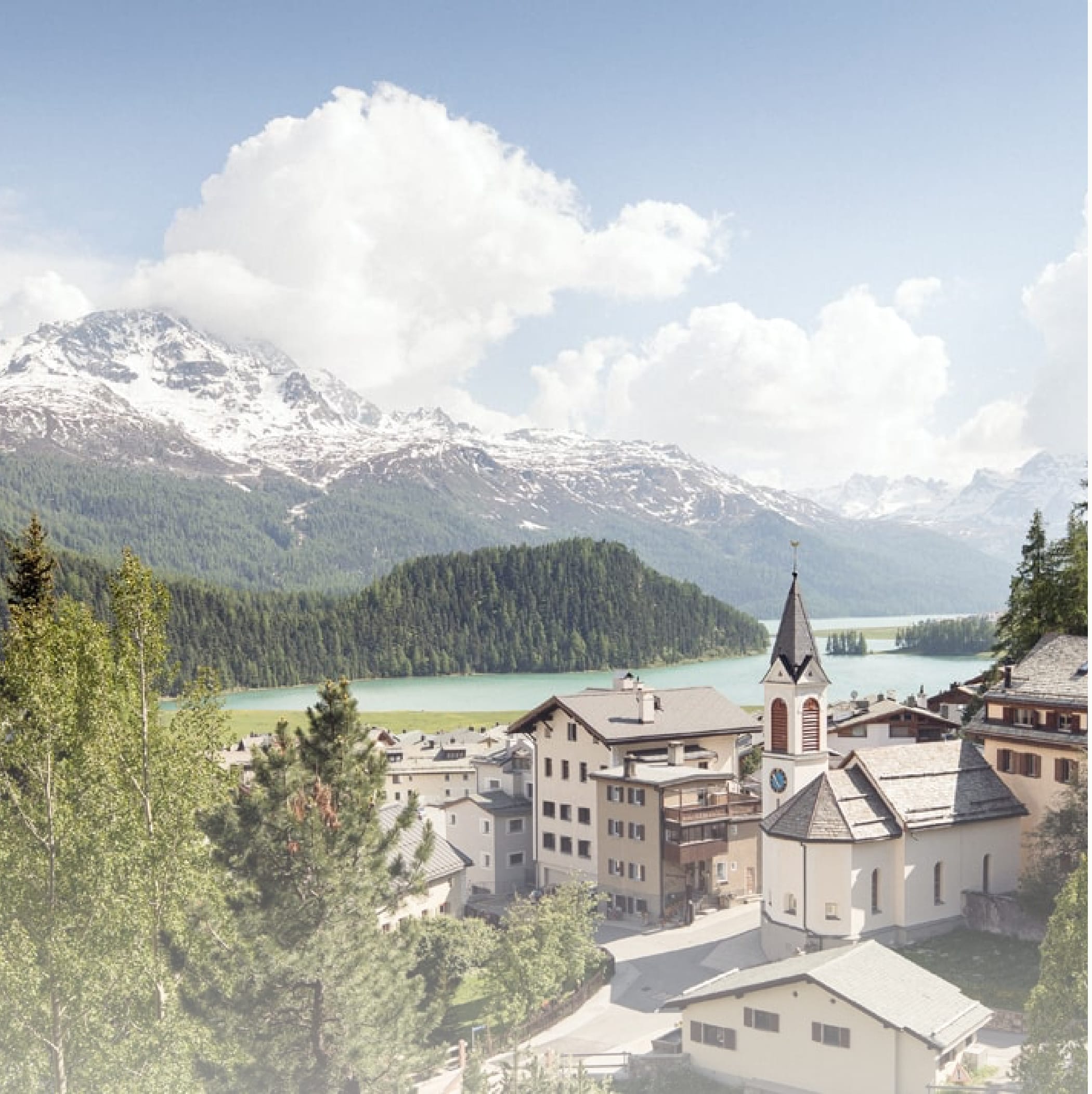 hochzwei_logaGewinnspiel_teaser_03.jpg Blick auf ein Dorf in den Alpen