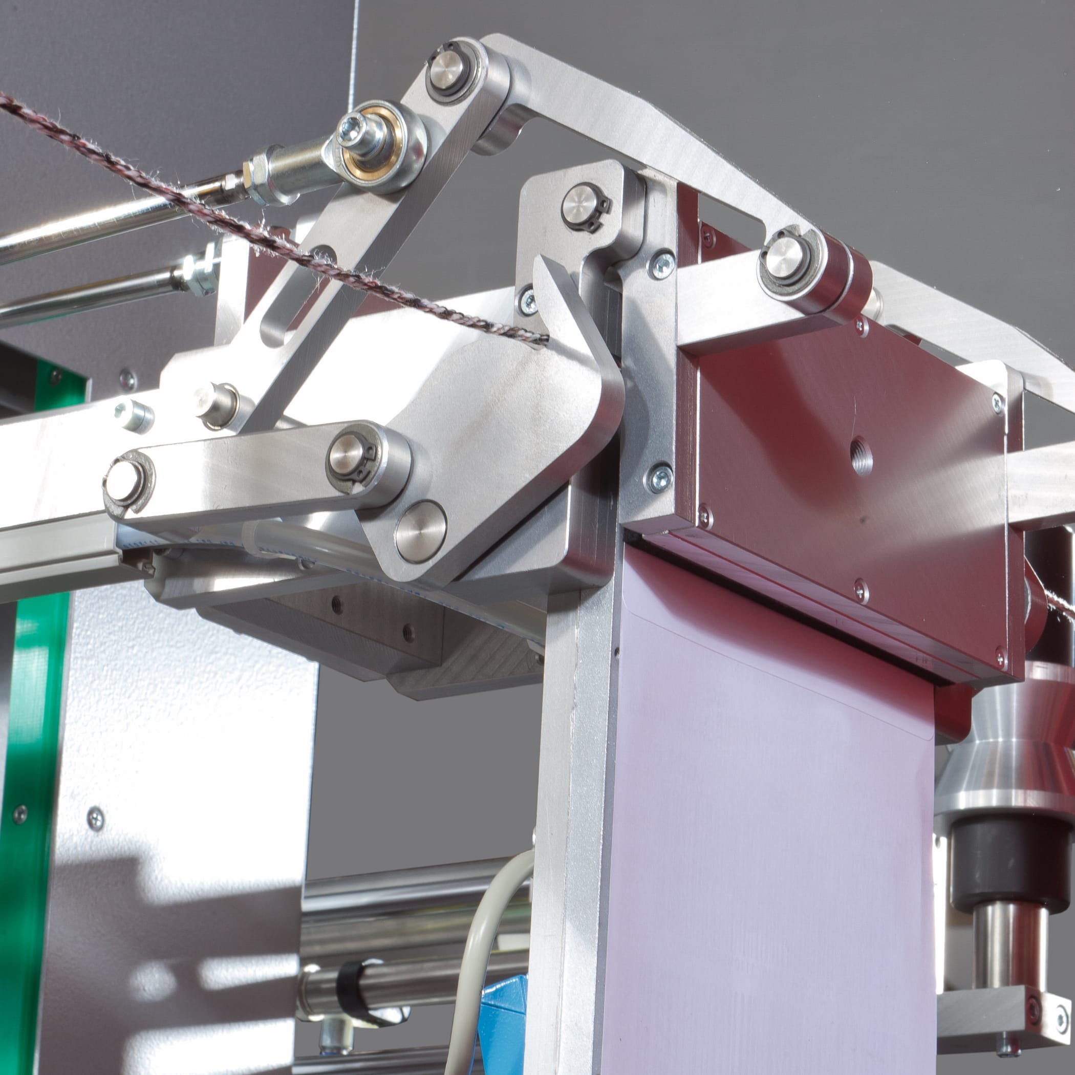 hochzwei_logo_teaser_02.jpg Eine silberne Industriemaschine