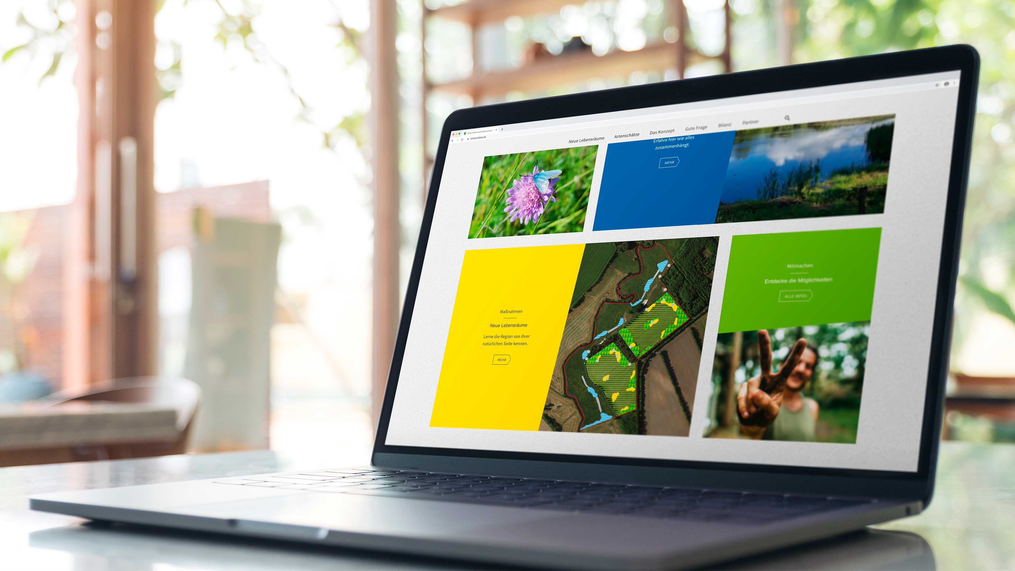 hochzwei_kshf_slider_02.jpg Laptop mit geöffneter artenschaetze Homepage