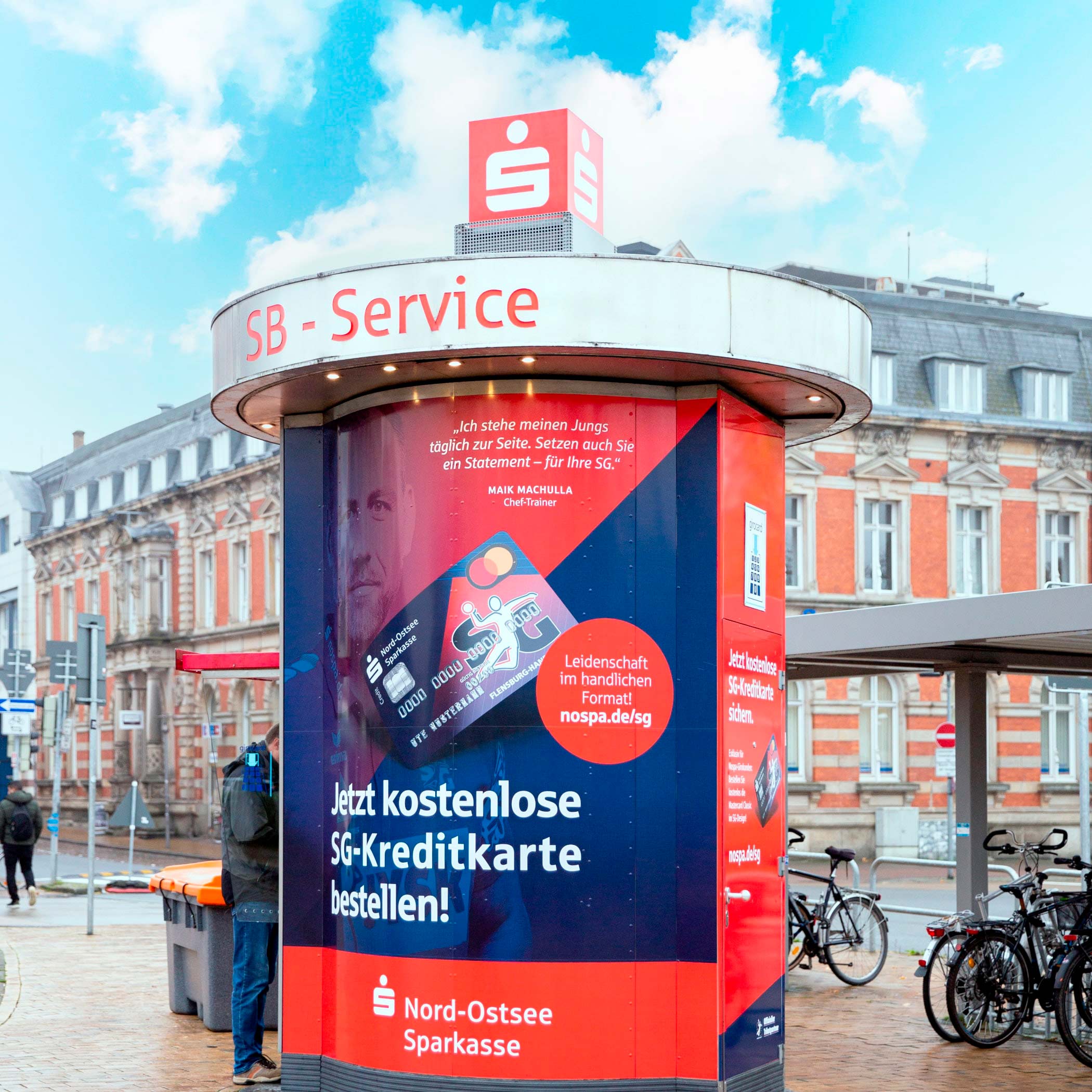 hochzwei_sgkreditkarte_teaser_04.jpg Sparkassenautomat am Flensburger Zob