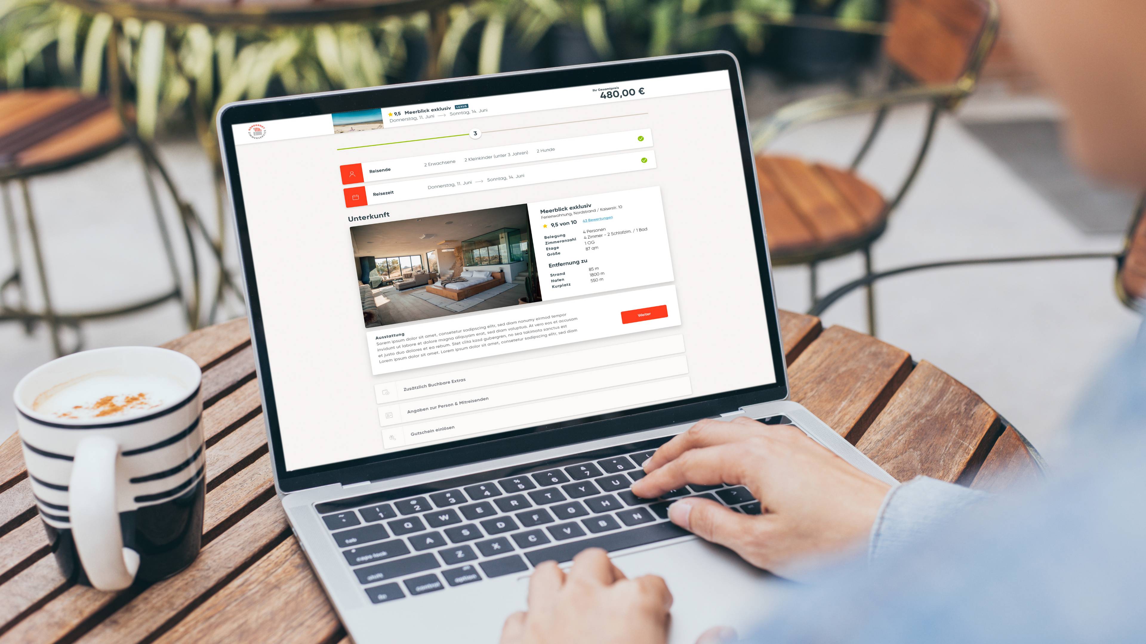 hochzwei_NOZS_slider_01.jpg Eine Person surft auf der Norderney Website