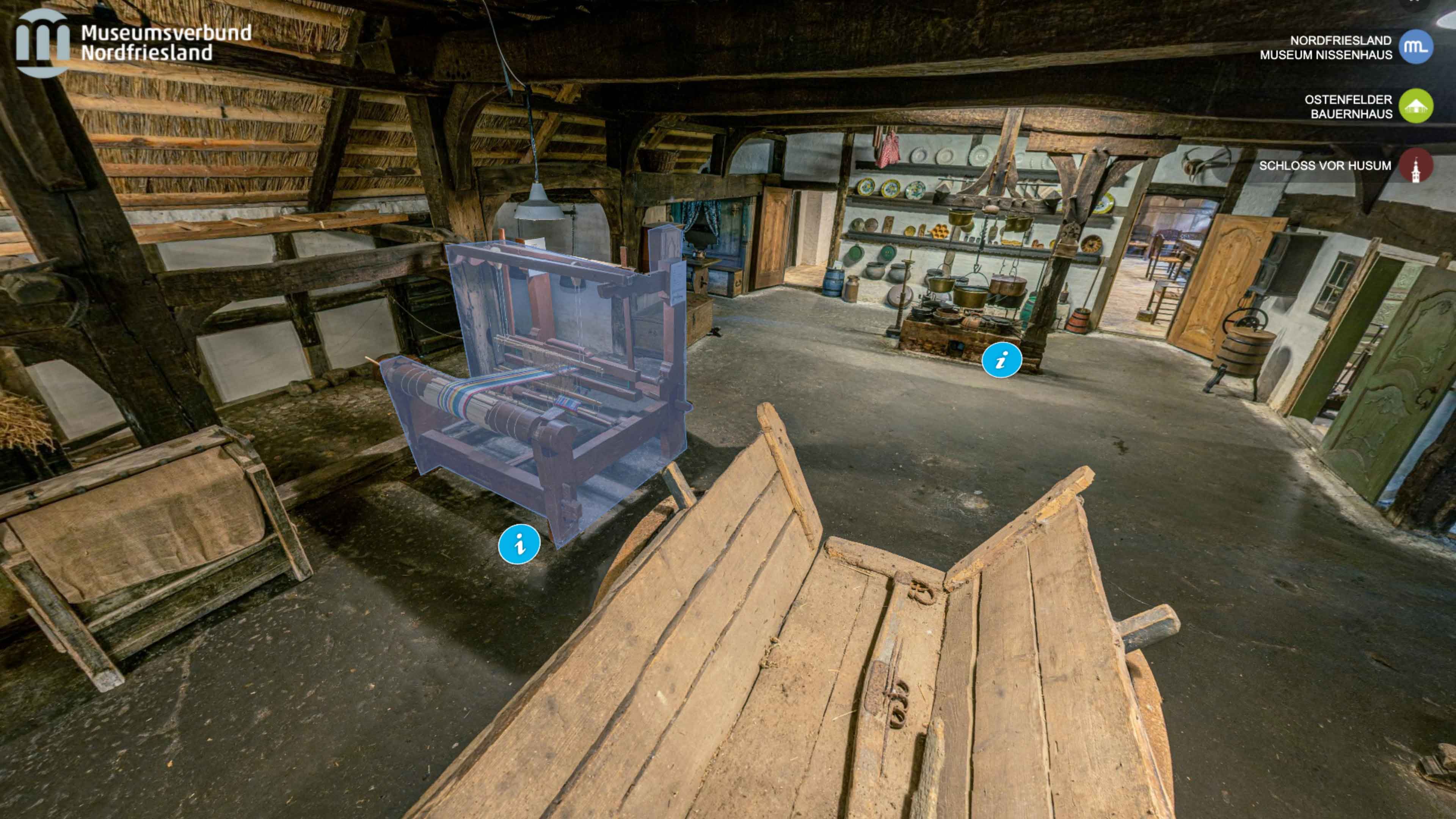 hochzwei_knsmhusum_slider04.jpg Blick auf einem alten Dachboden eines Reetdachhauses