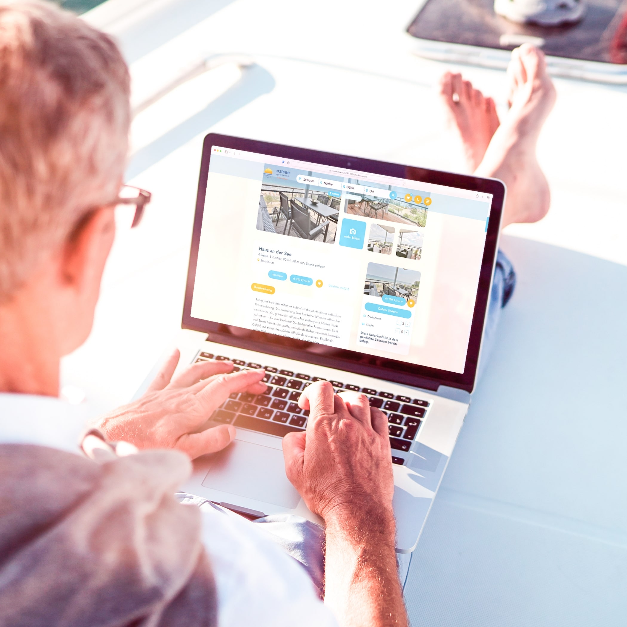 hochzwei_wongel_teaser_06.jpg Mann surft auf der Ostsee Appartements Internetseite