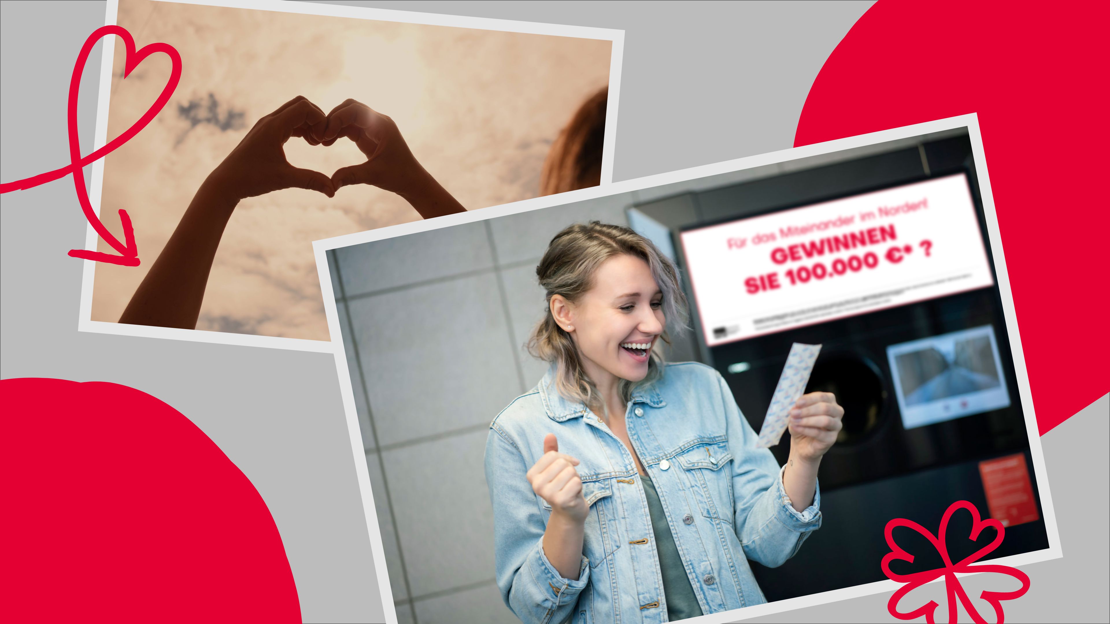 Eine Frau steht vor einem Pfandautomaten und freut sich über ihren Bon.