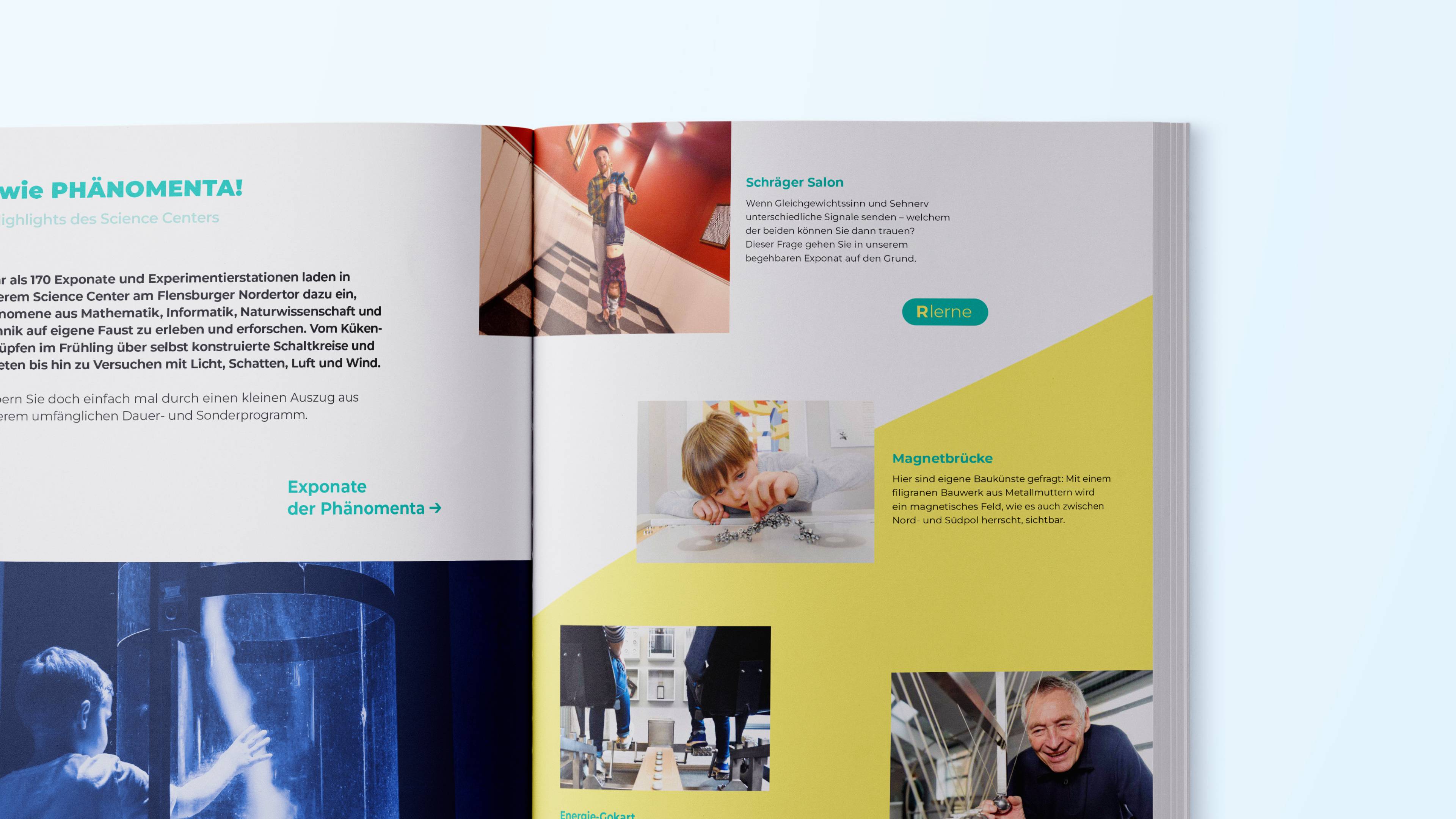 h2_phaenomenta_slider_03.jpg Ein aufgeschlagener Katalog