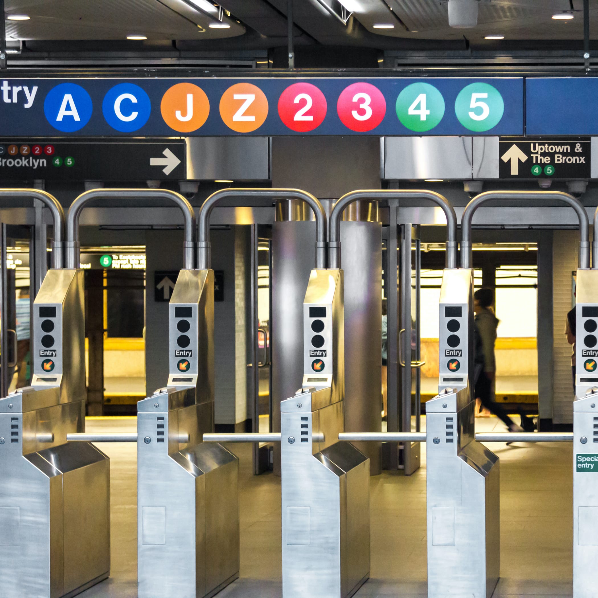 hochzwei_rapr_teaser_07.jpg Eingang zu U Bahn und S Bahn Station