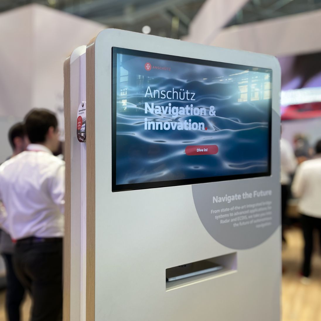 Eine interaktive Touch-Tafel auf dem Anschütz Messestand.