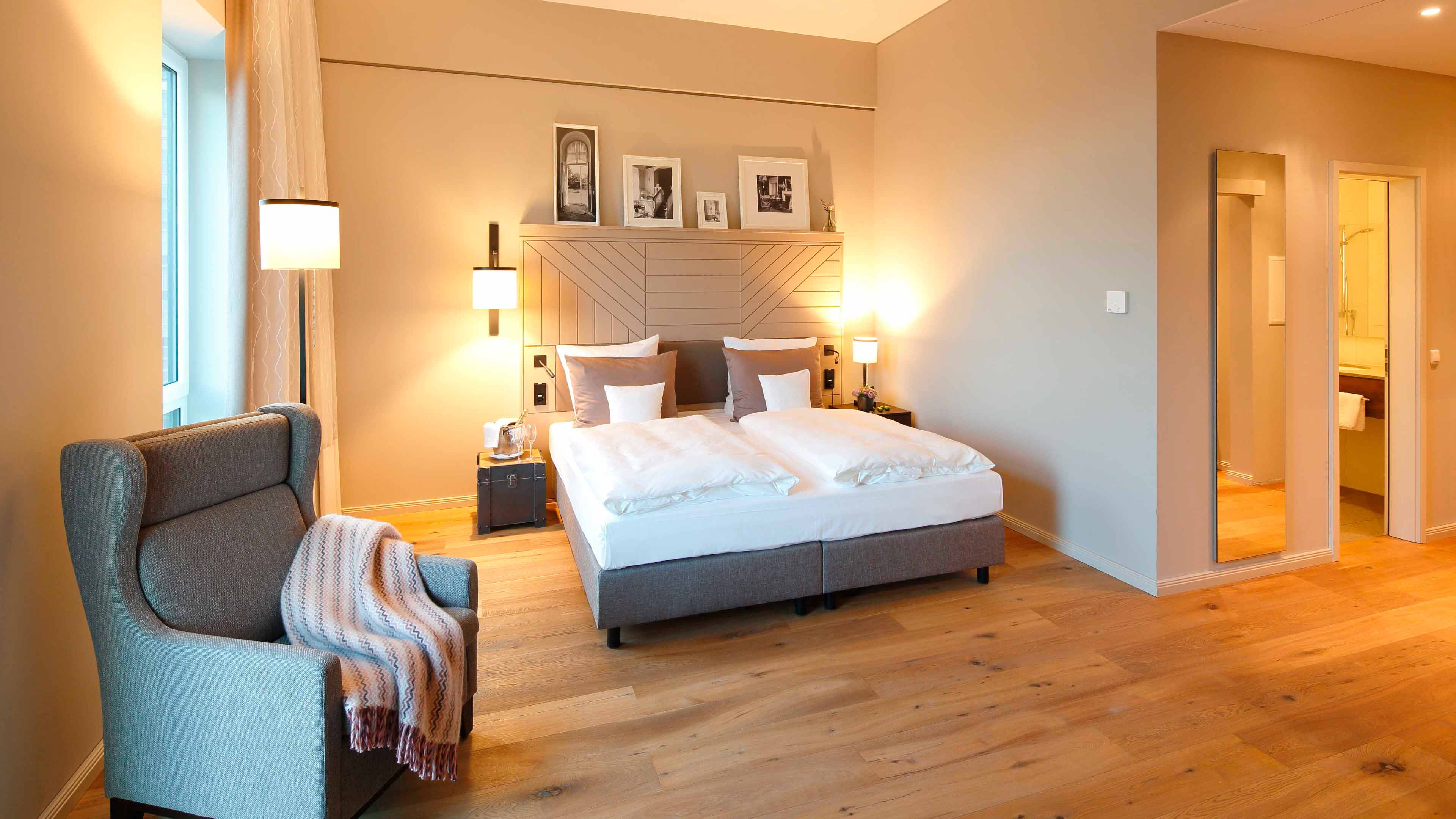 Blick in ein modernes Hotelzimmer des Romantikhotel Kiel