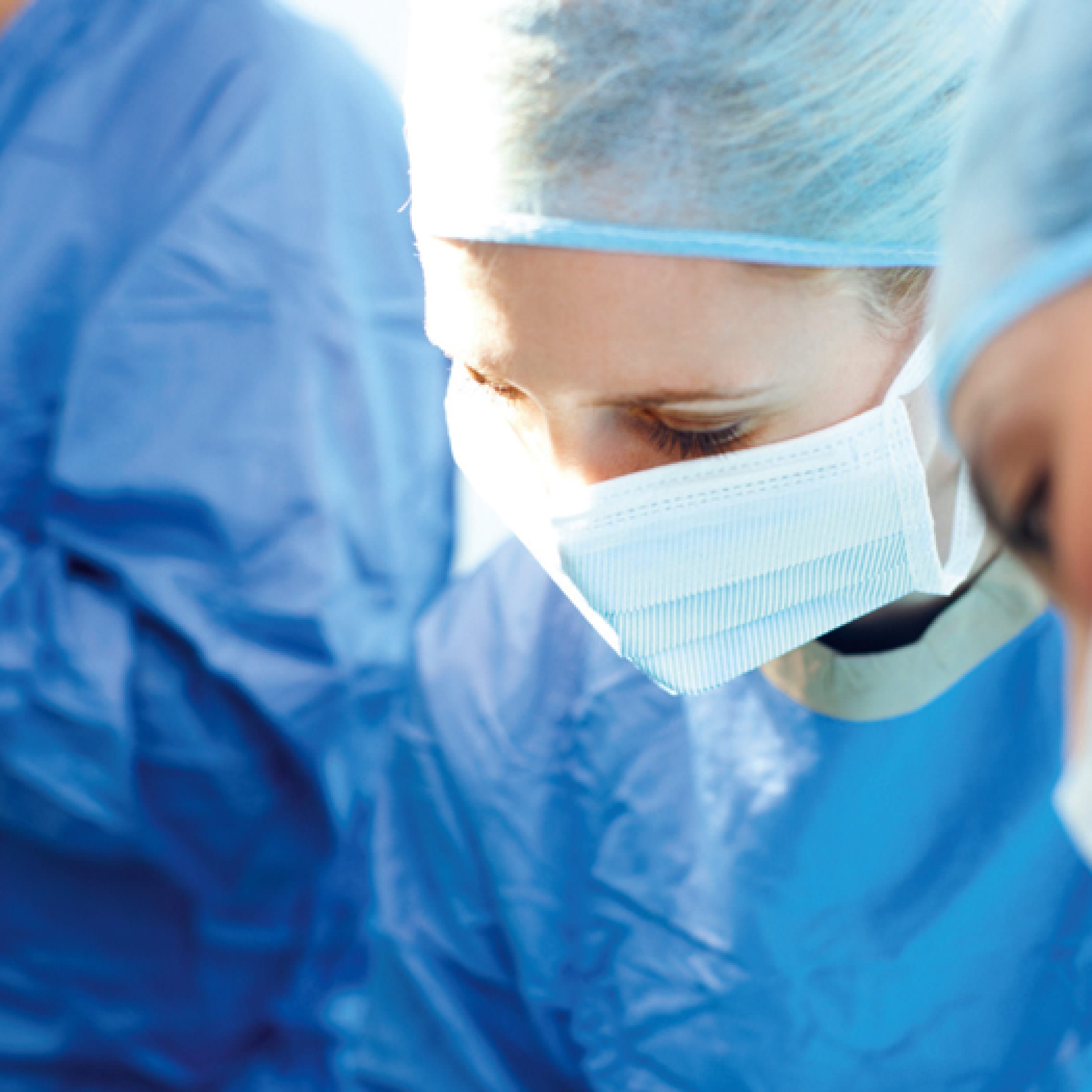 hochzwei_sana_teaser_06.jpg Nahaufnahme einer OP Schwester