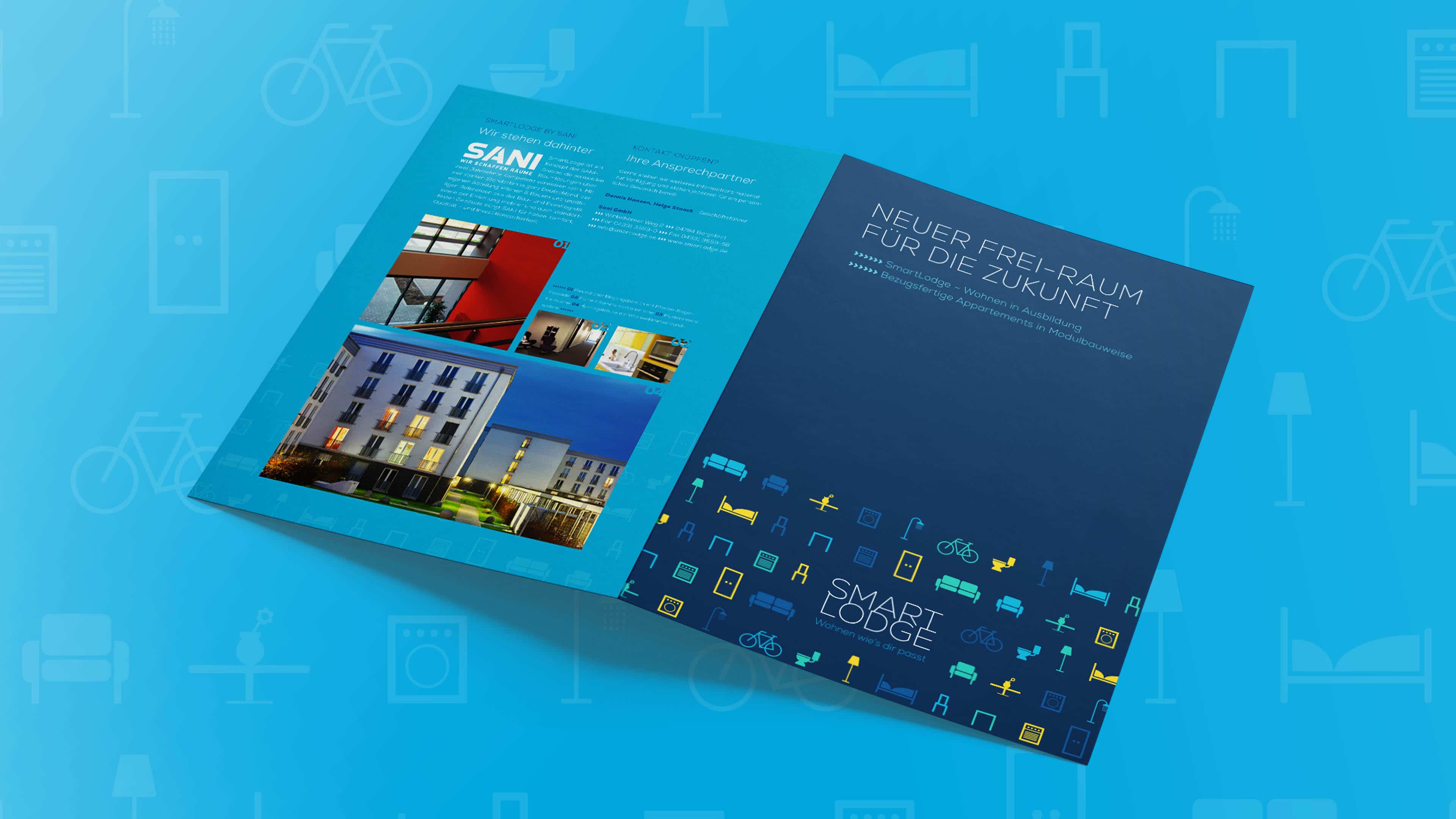 hochzwei_smartlodge_slider_01.jpg Aufgeklapptes Smartlodge Heft mit Vorder und Rückseite
