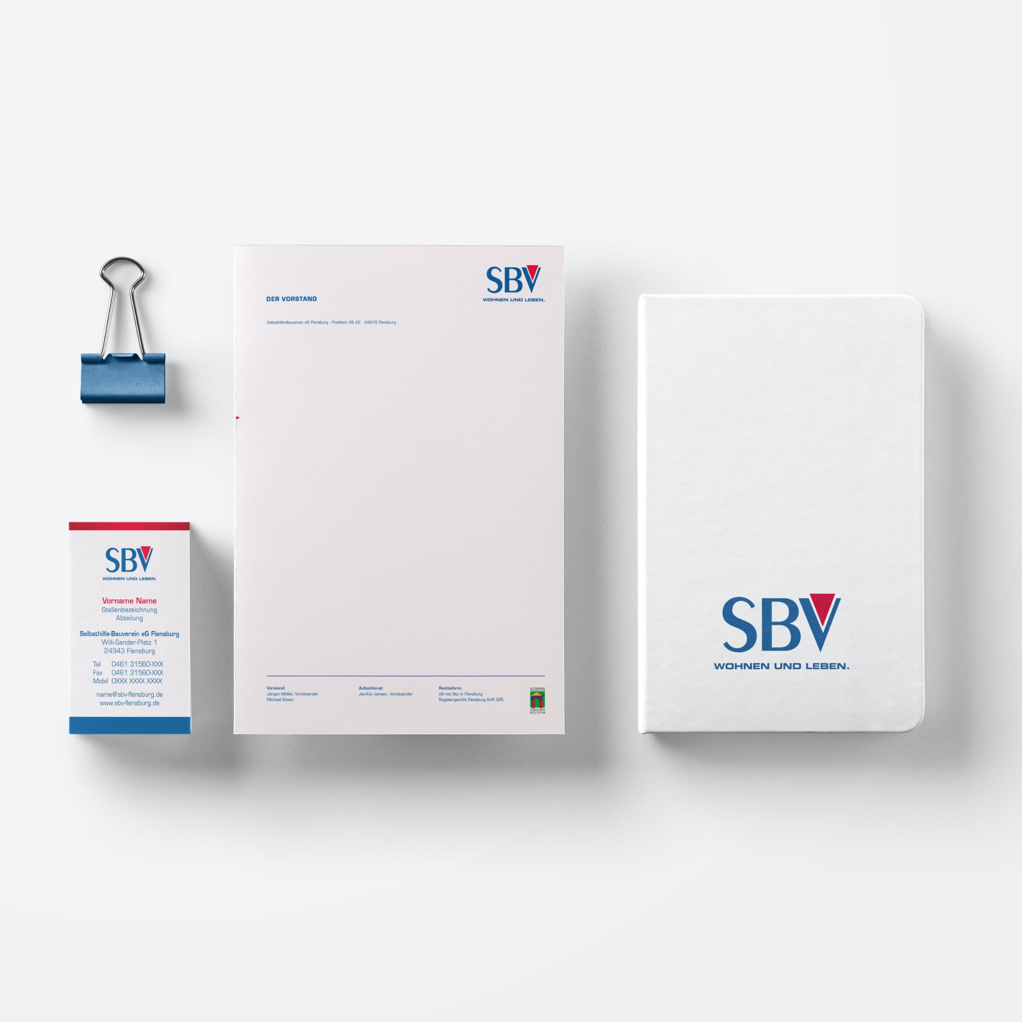 hochzwei_sbv_teaser_03.jpg Weißes SBV Büromaterial mit Logo